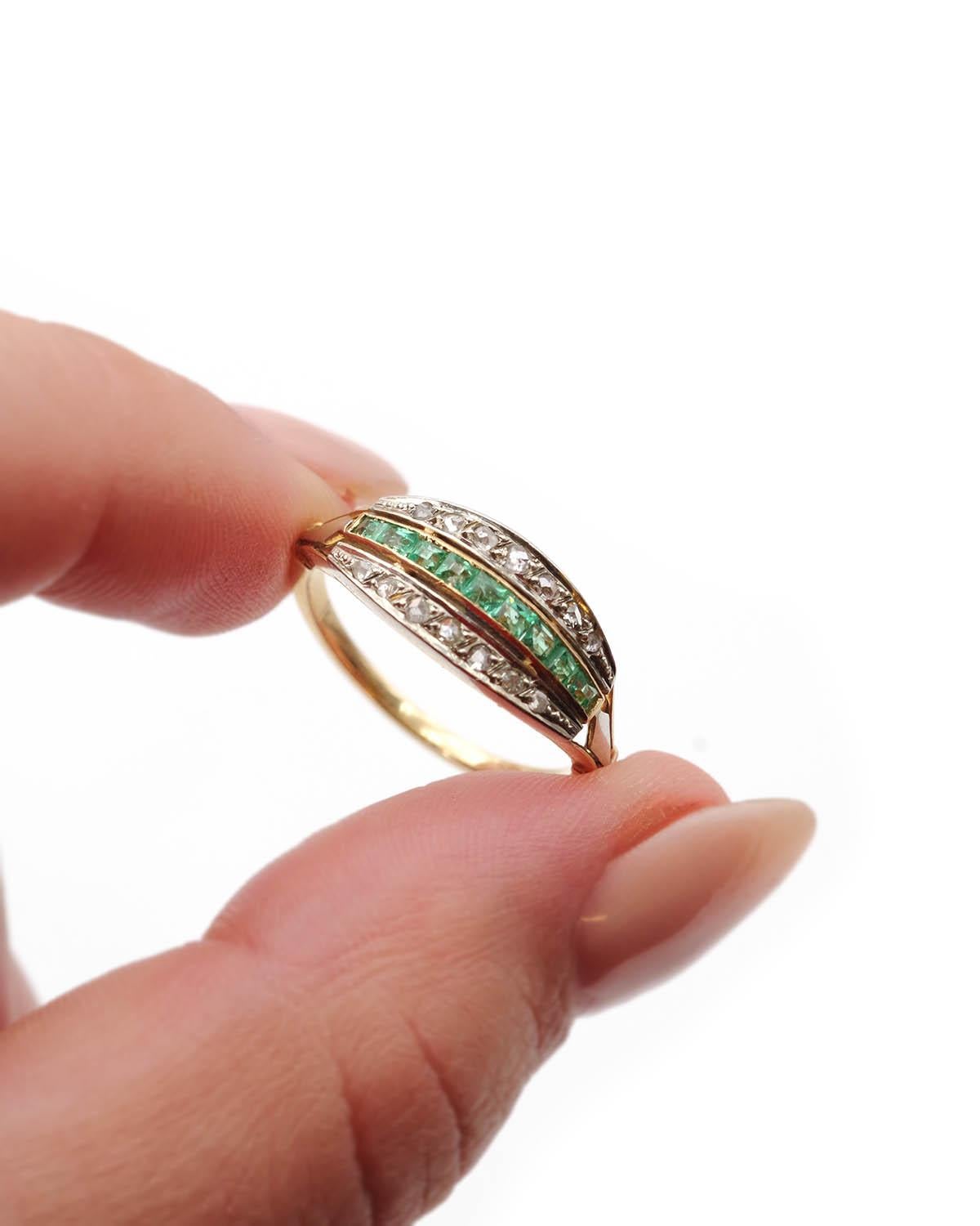 Smaragd-Diamant-Ring in 18k Gold, Art Deco Ring, Bandring, Linienring im Angebot 2