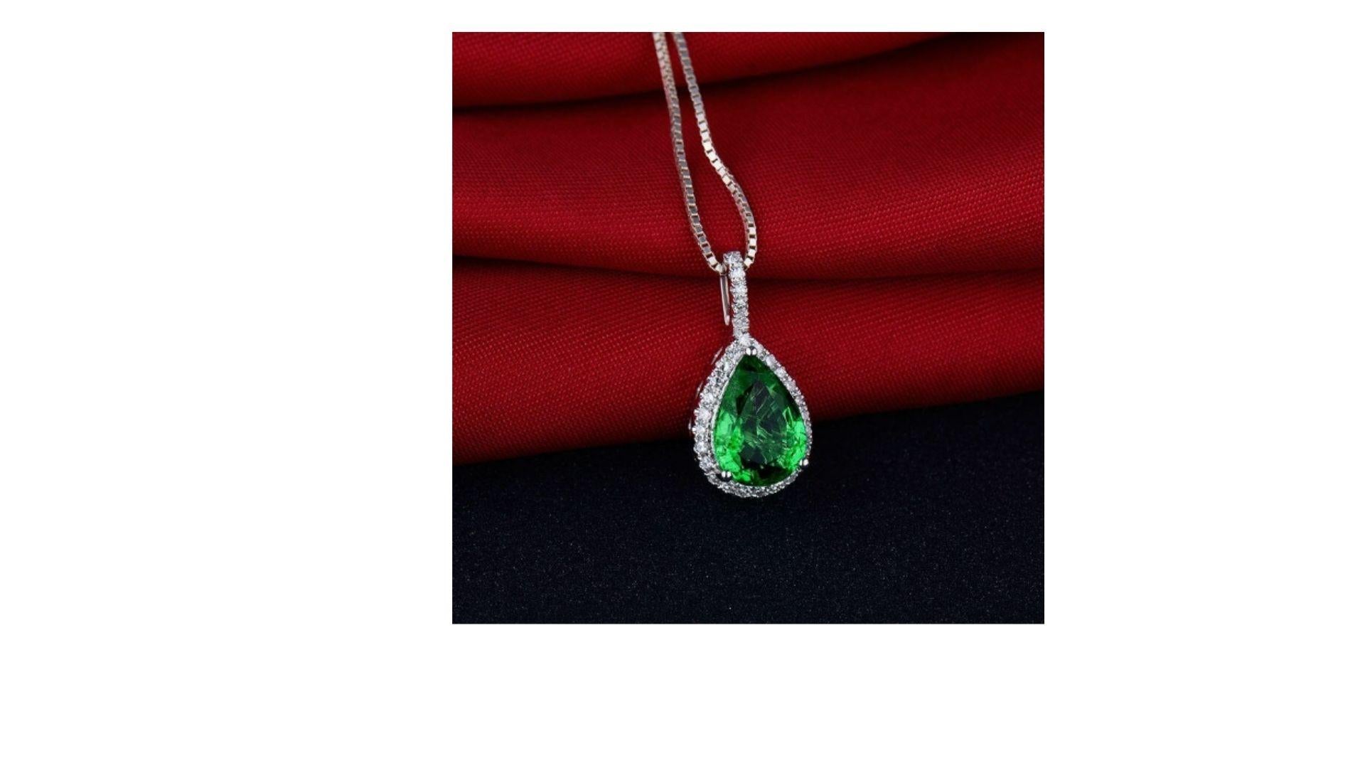 
This Emerald necklace stands out  in this pear cut  with 30 diamonds around the main stone and is set in 18k white gold.  

If you are looking for anything specific let us know as you can  also have something custom made too 




Diamonds: Natural
