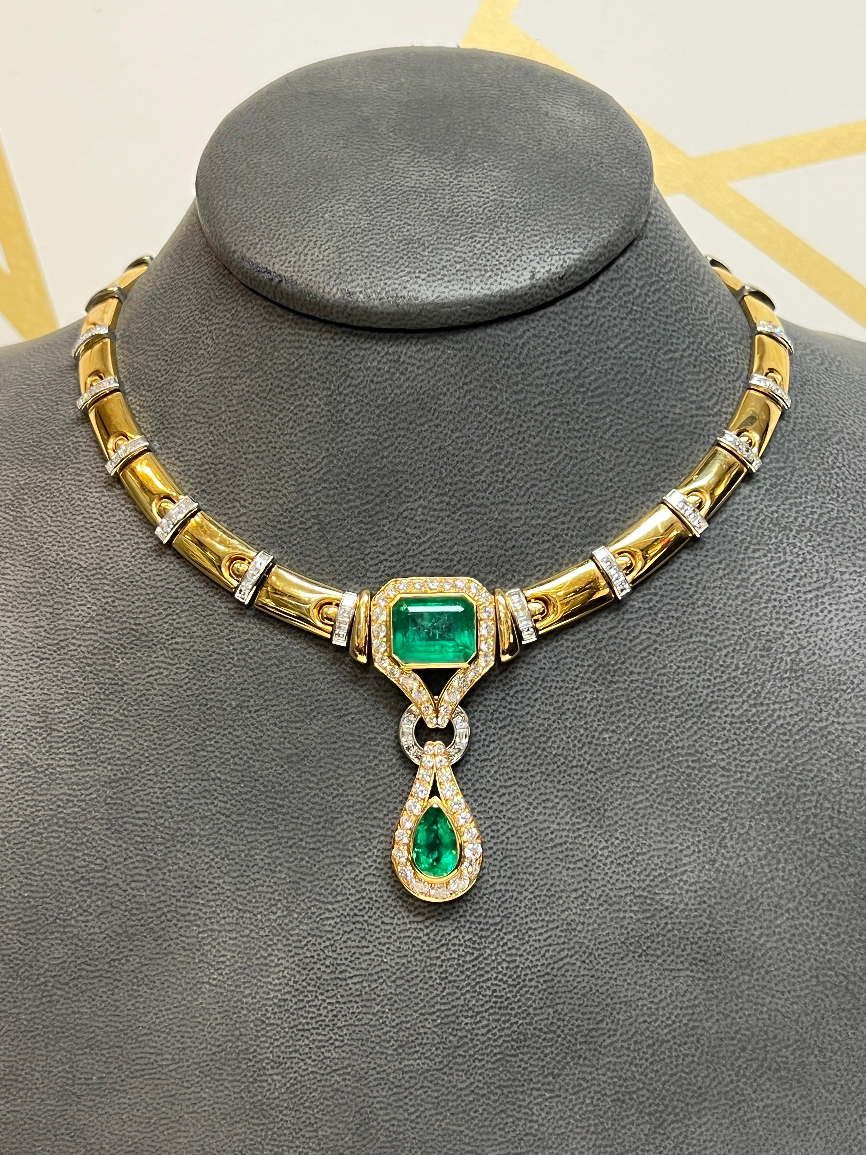 Women's Emerald & Diamond Necklace & Earrings Set For Sale