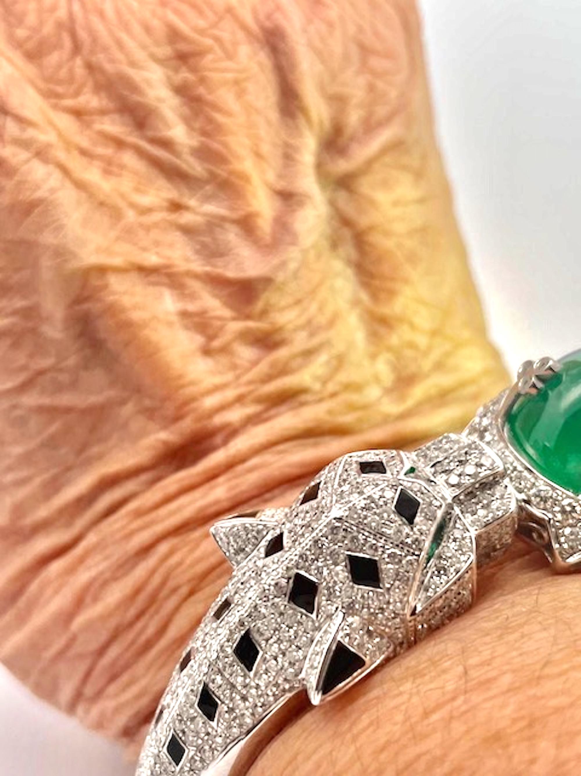 Esmeralda Diamante Ónice Pulsera Panthere con Gran Cabujón Esmeralda 29,78 cts en venta 7