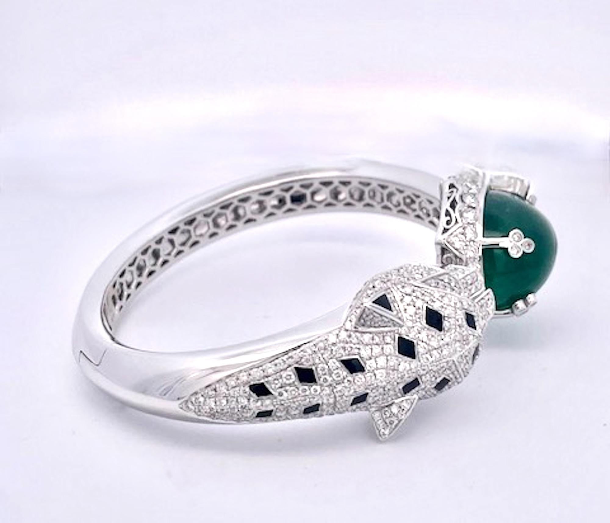 Esmeralda Diamante Ónice Pulsera Panthere con Gran Cabujón Esmeralda 29,78 cts Corte redondo en venta