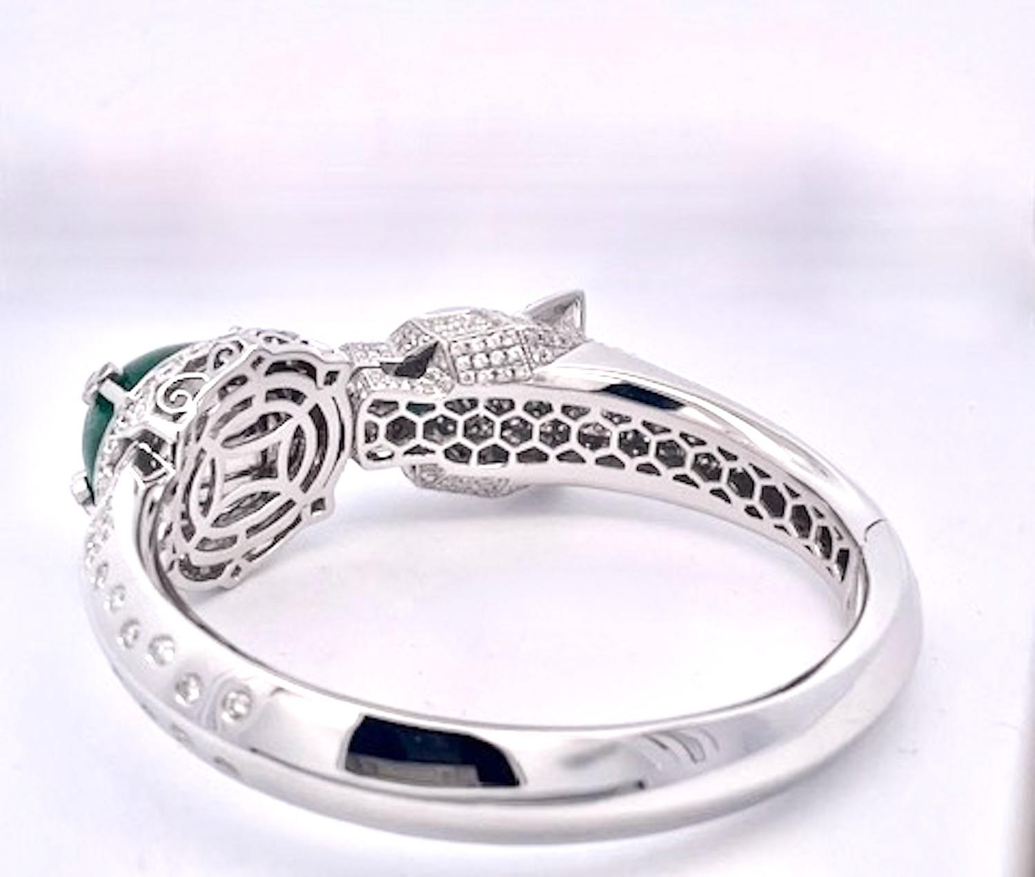 Esmeralda Diamante Ónice Pulsera Panthere con Gran Cabujón Esmeralda 29,78 cts en venta 3