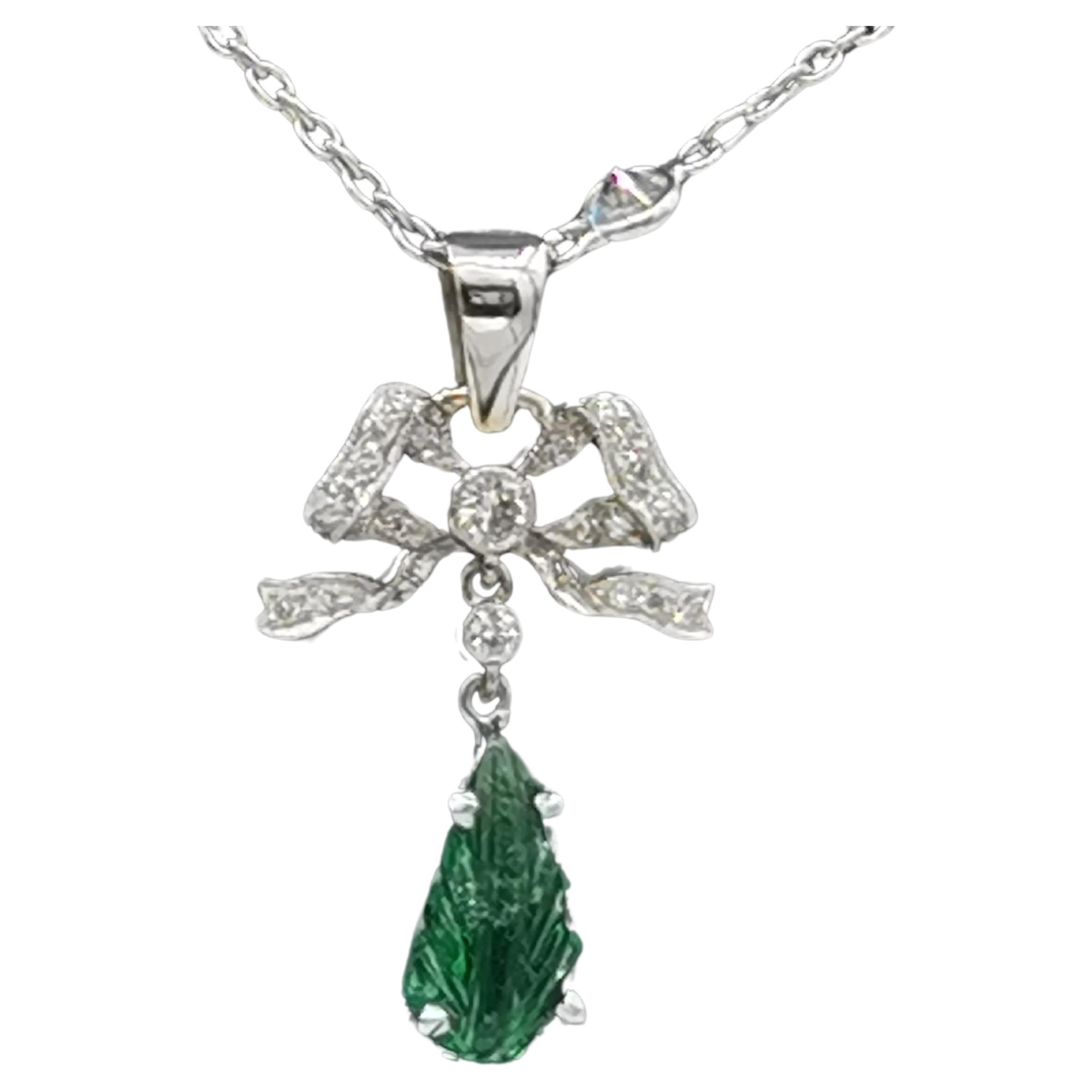 emerald diamond pendant 18 k gold For Sale