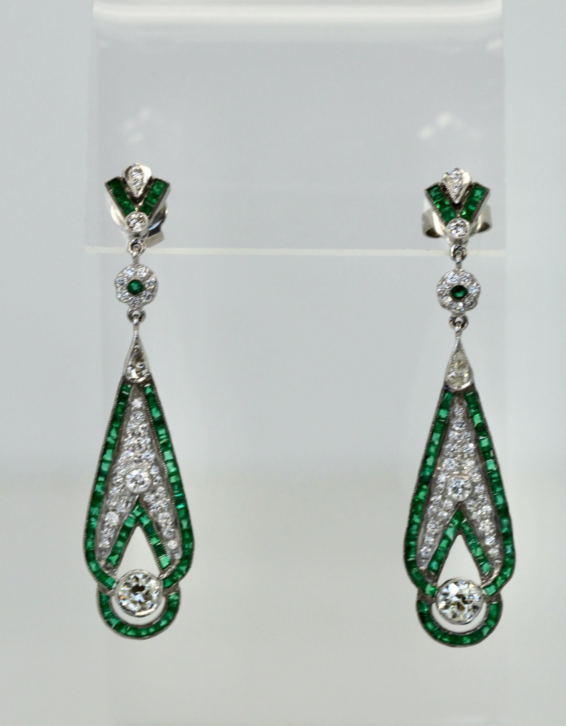 Emerald Diamond Pendant Earrings 18K For Sale 1