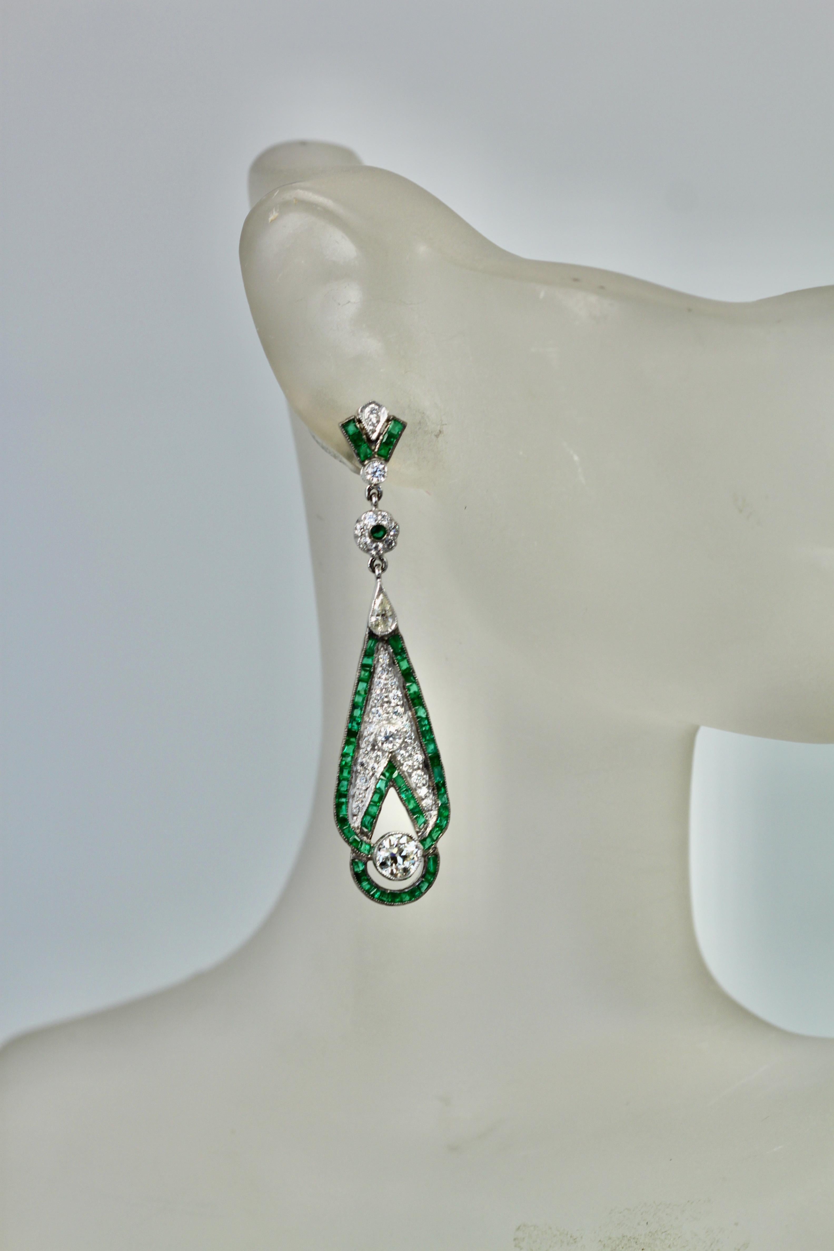 Emerald Diamond Pendant Earrings 18K For Sale 2
