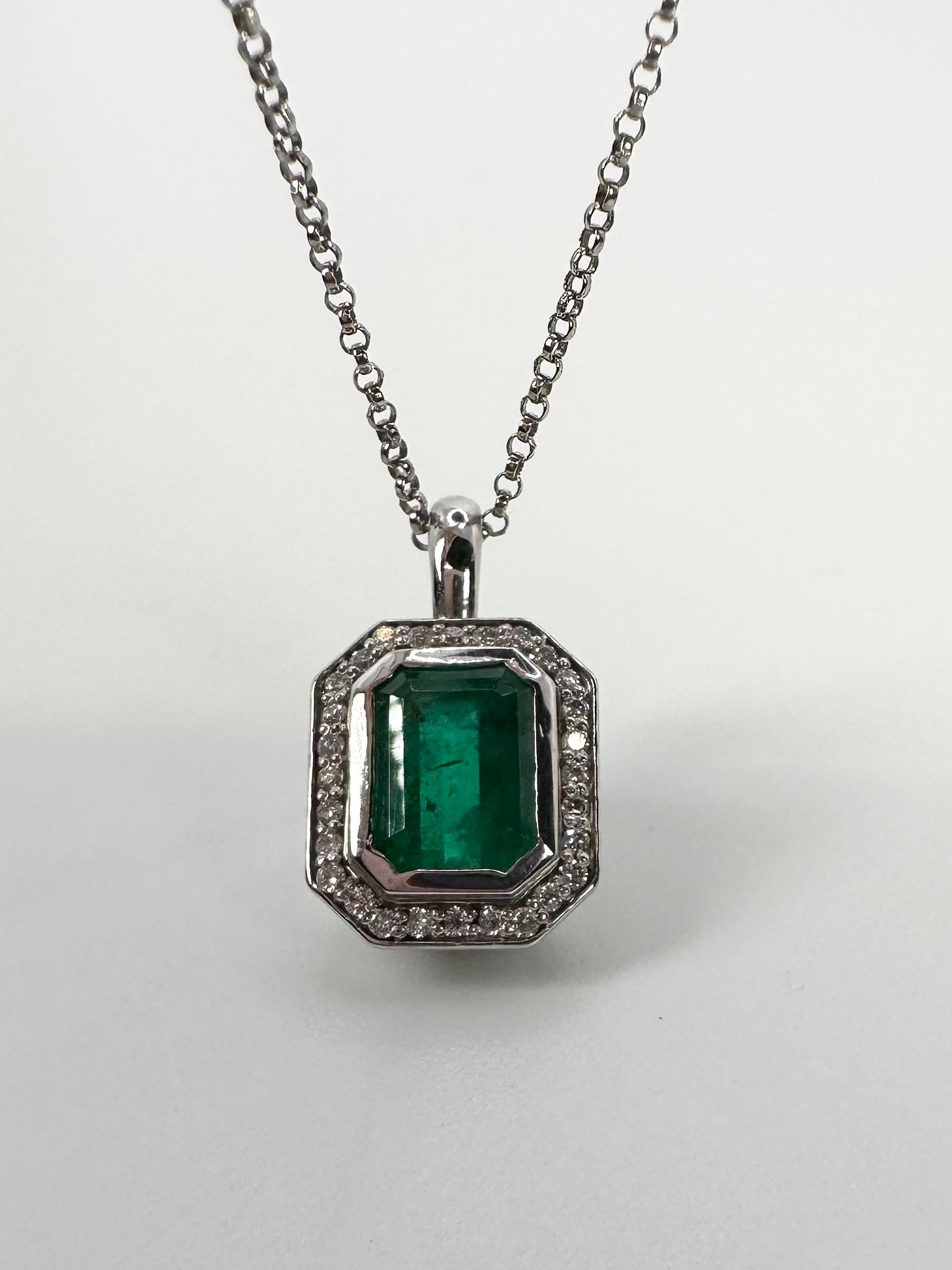 Elegant emerald and diamond pendant necklace in 14KT white gold.

GRAM WEIGHT: 4.76gr
GOLD: 14KT gold
NATURAL EMERALD(S)
Clarity/Color: Moderately Included/Green
Carat:1.95ct
NATURAL DIAMOND
Color/Clarity: H/SI
Carat:0.17ct
Item#: 230-00020 

WHAT