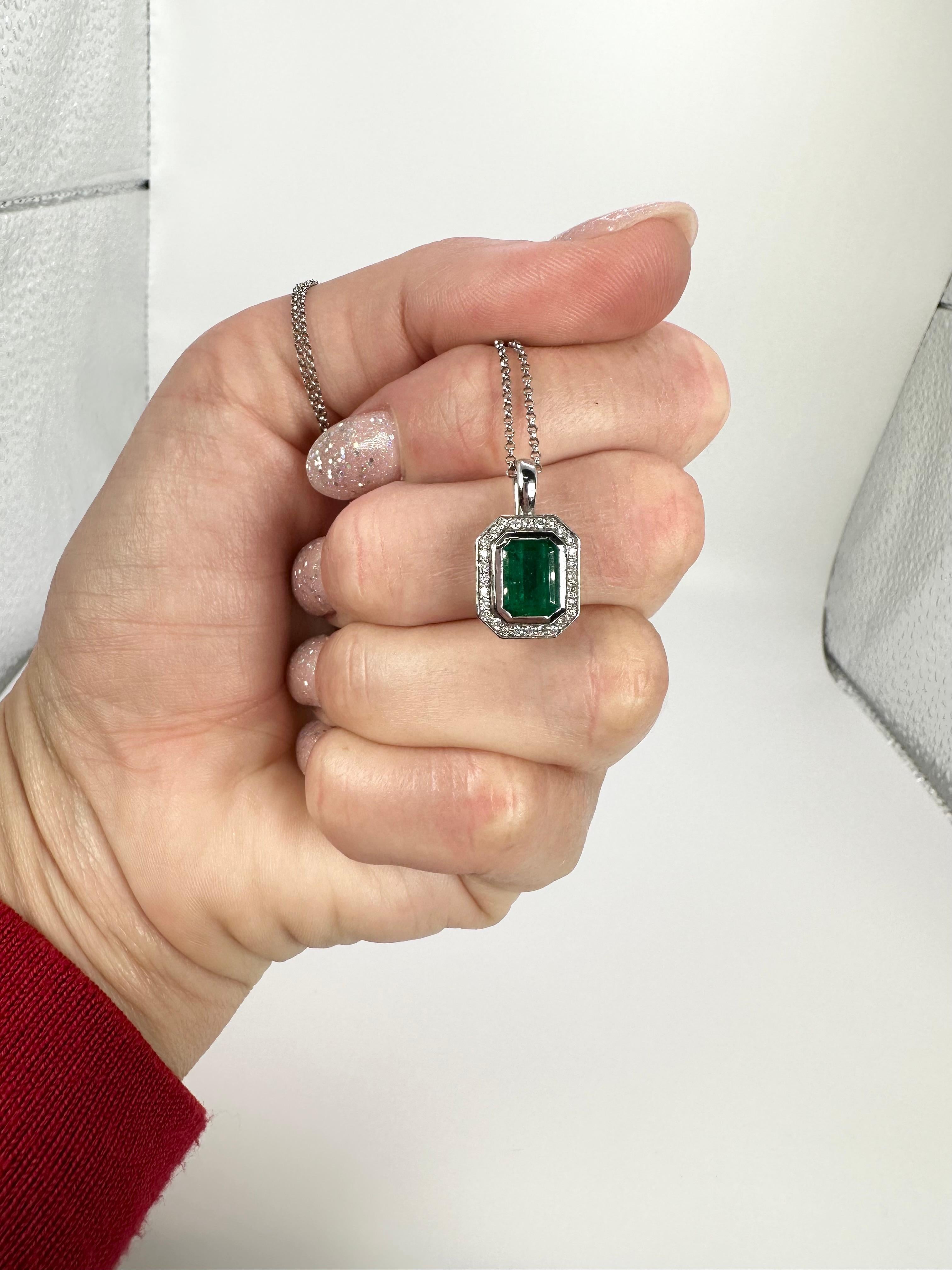 Emerald Diamond Pendant Necklace Modern Design Certified Emerald Gemstone 1.95ct In New Condition For Sale In Jupiter, FL
