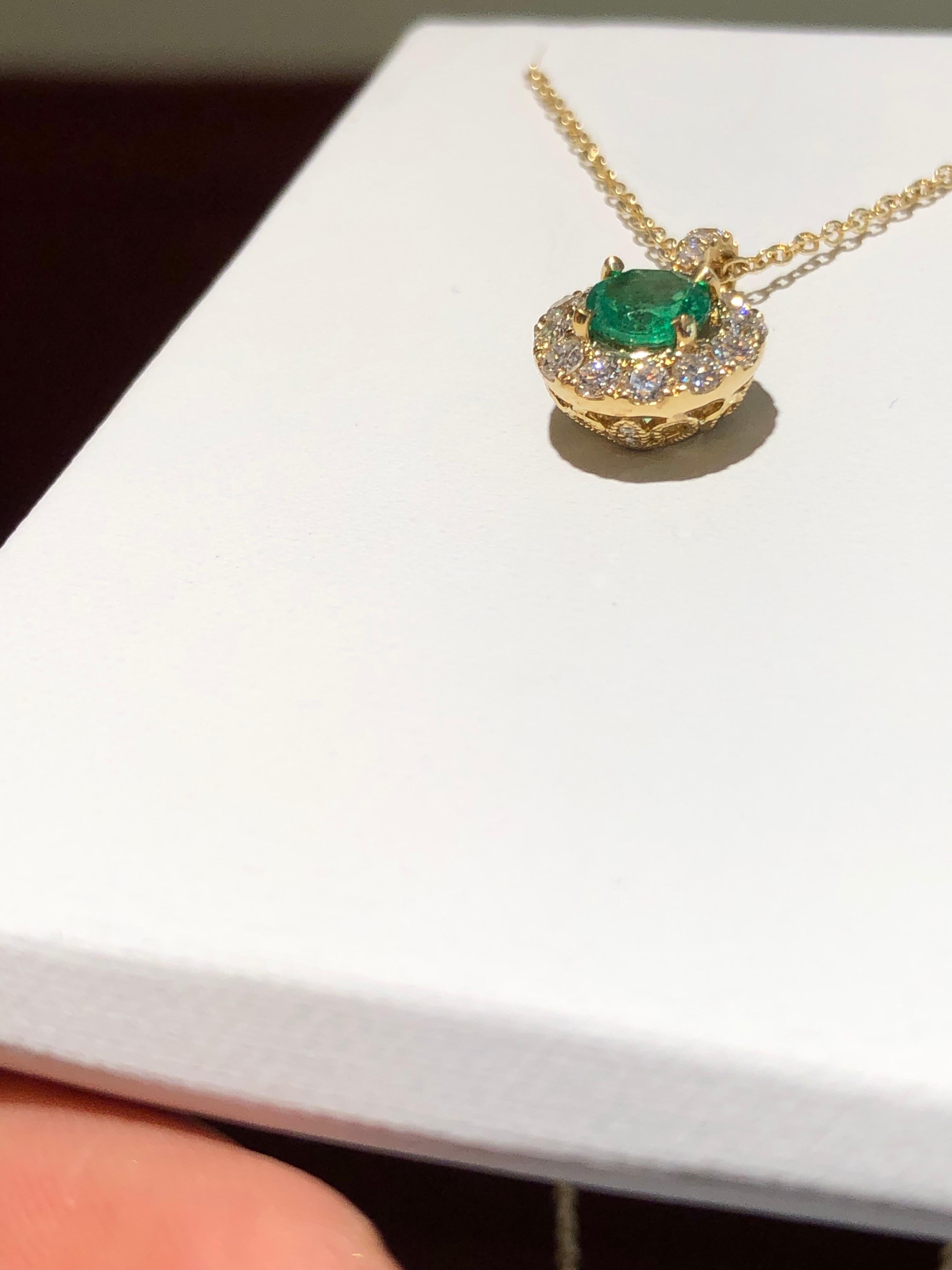 Emerald and Diamond Pendant Necklace Yellow Gold For Sale 2