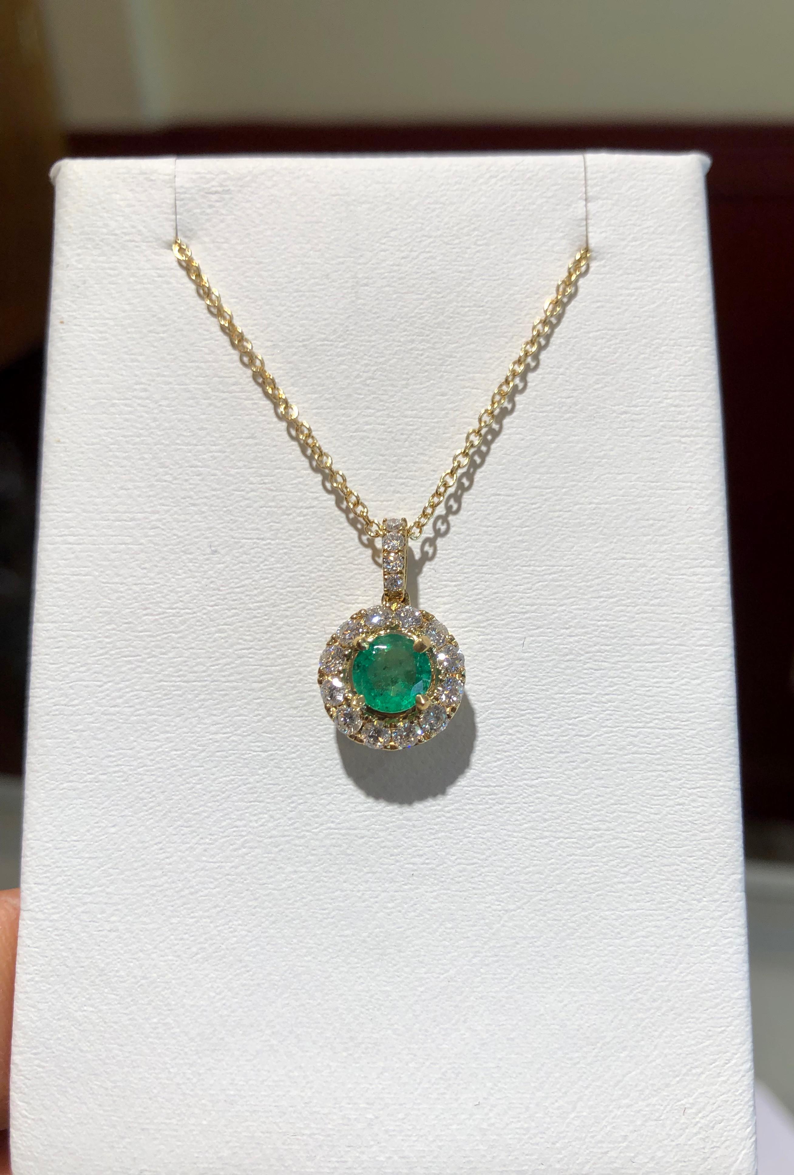 Emerald and Diamond Pendant Necklace Yellow Gold For Sale 3