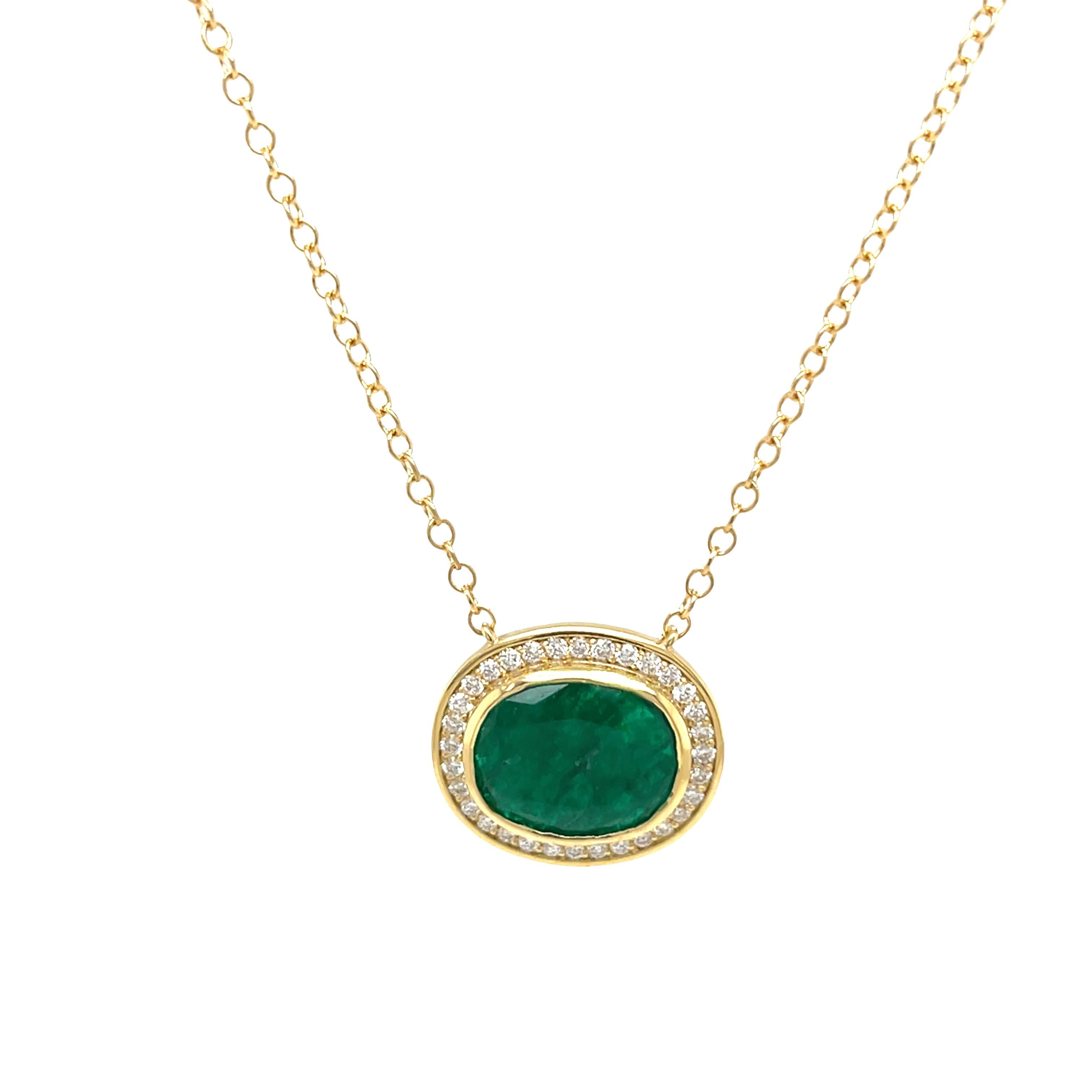 Emerald & Diamond Pendant Set in 18ct Yellow Gold For Sale 1