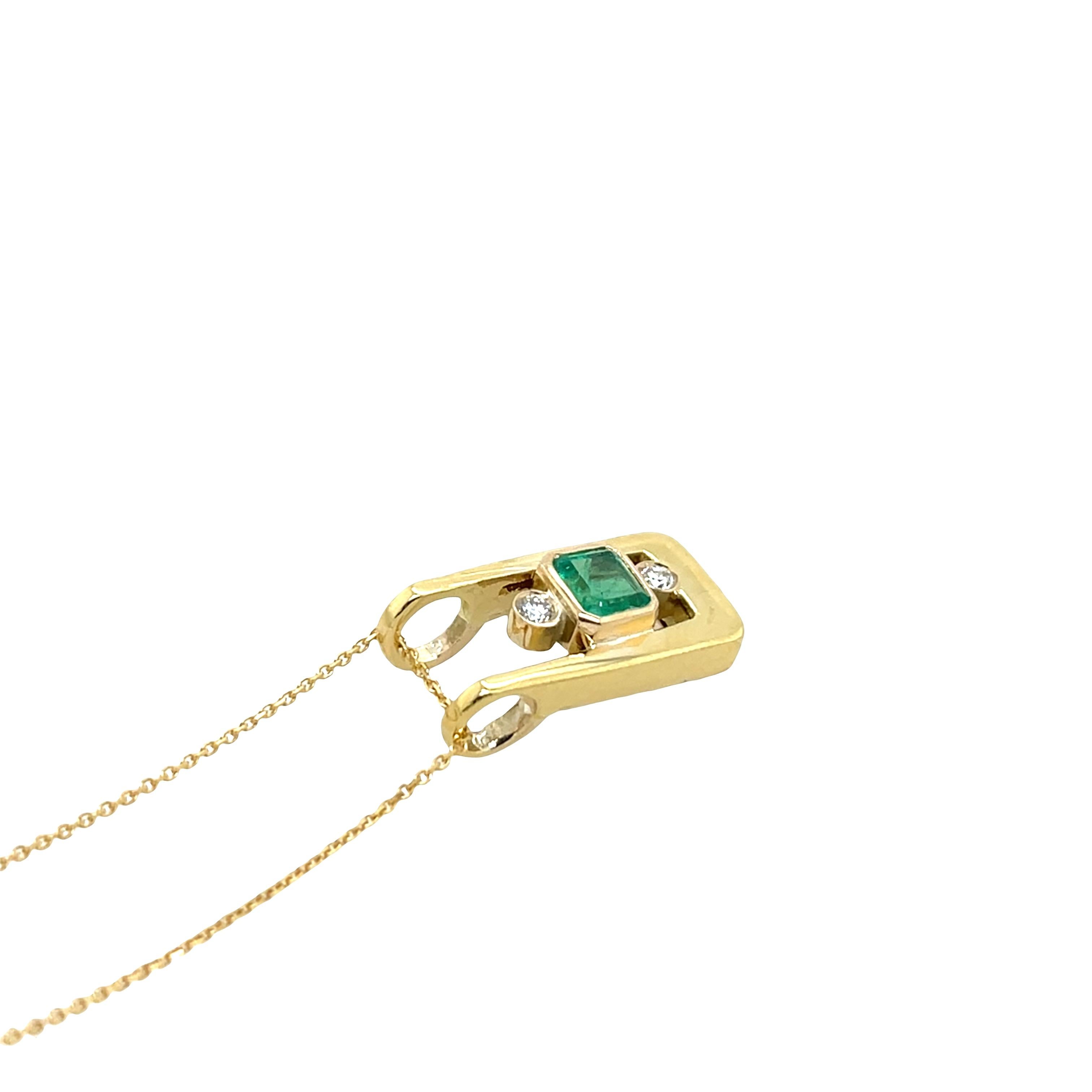 Pendentif émeraude et diamant en or jaune 18ct en vente 1