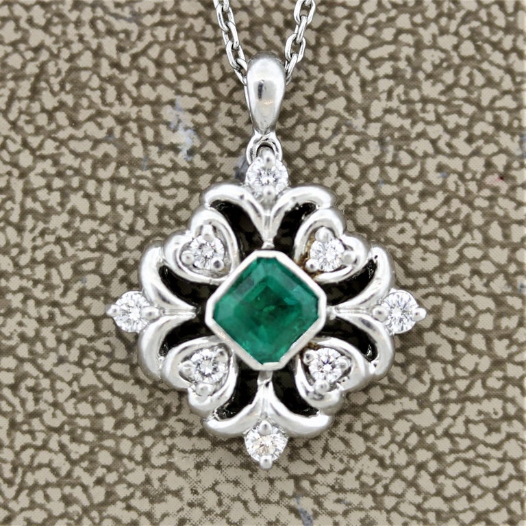 Emerald Diamond Platinum Clover Pendant For Sale at 1stDibs