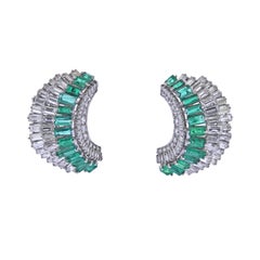 Orecchini da cocktail in platino con diamante smeraldo