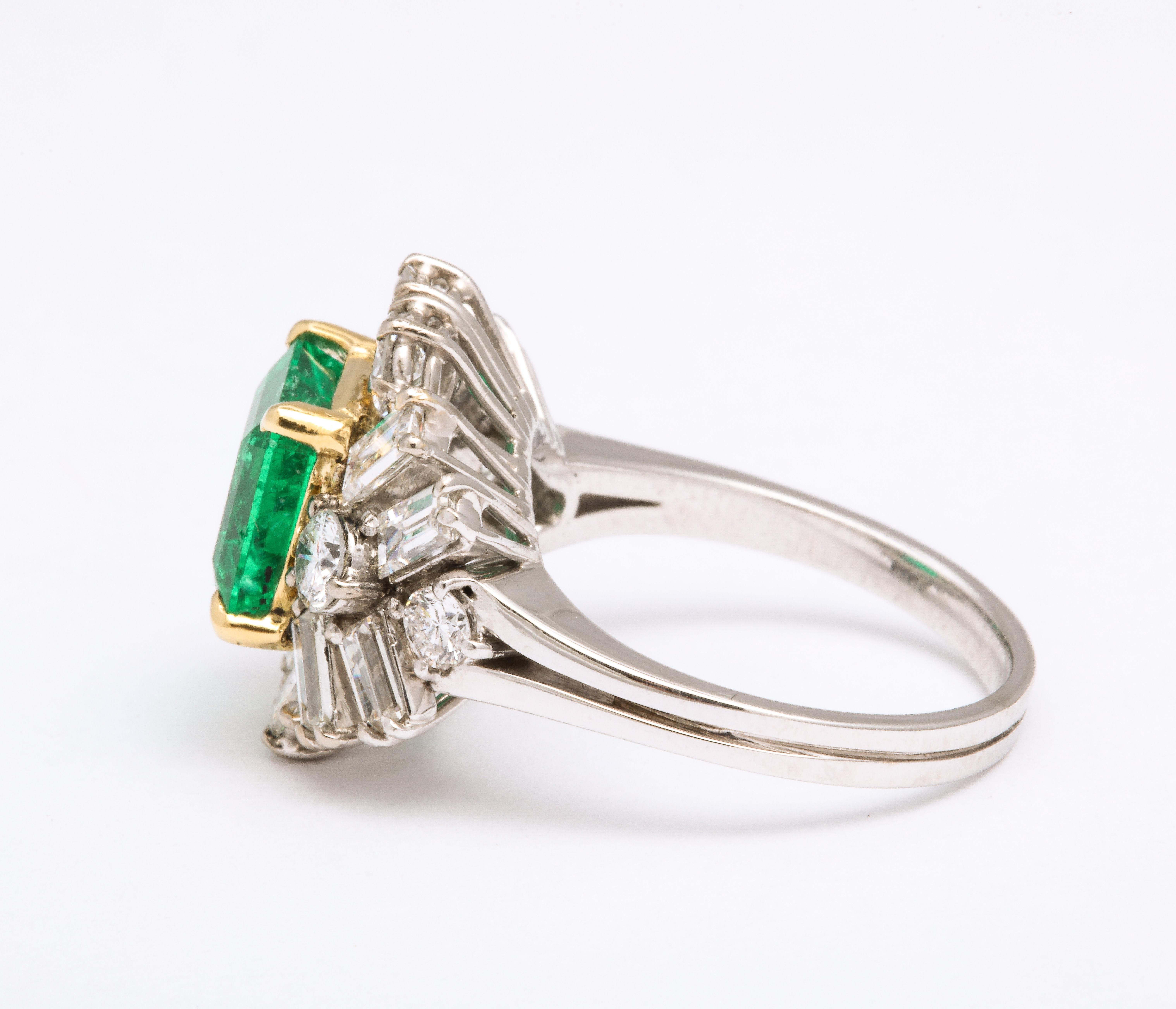 Emerald Diamond Platinum Ring In Excellent Condition In New York, NY