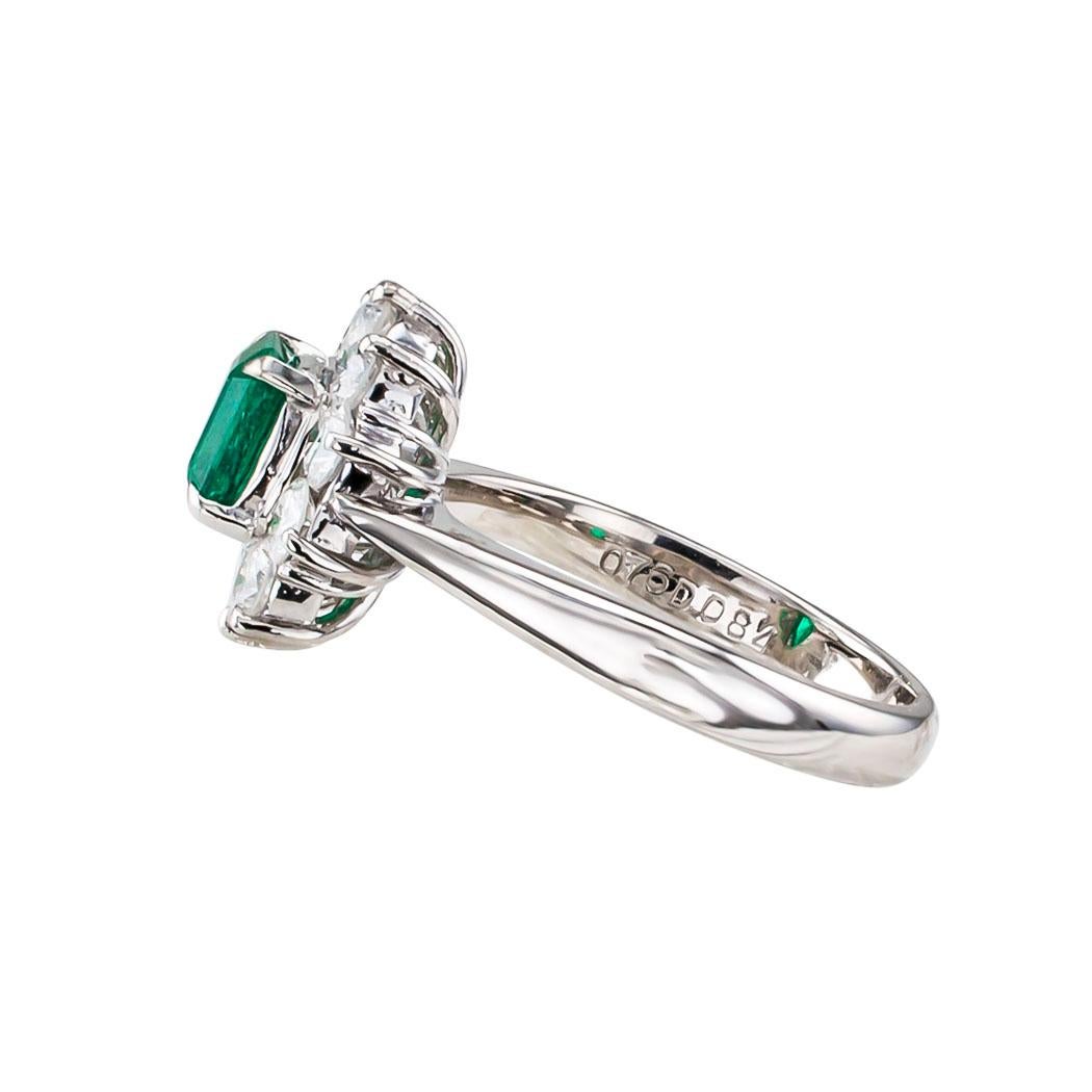 Emerald Diamond Platinum Ring In Good Condition In Los Angeles, CA