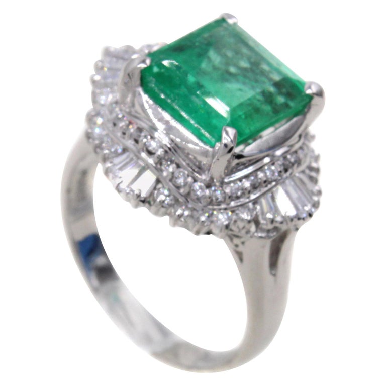 Emerald Diamond Platinum Ring For Sale