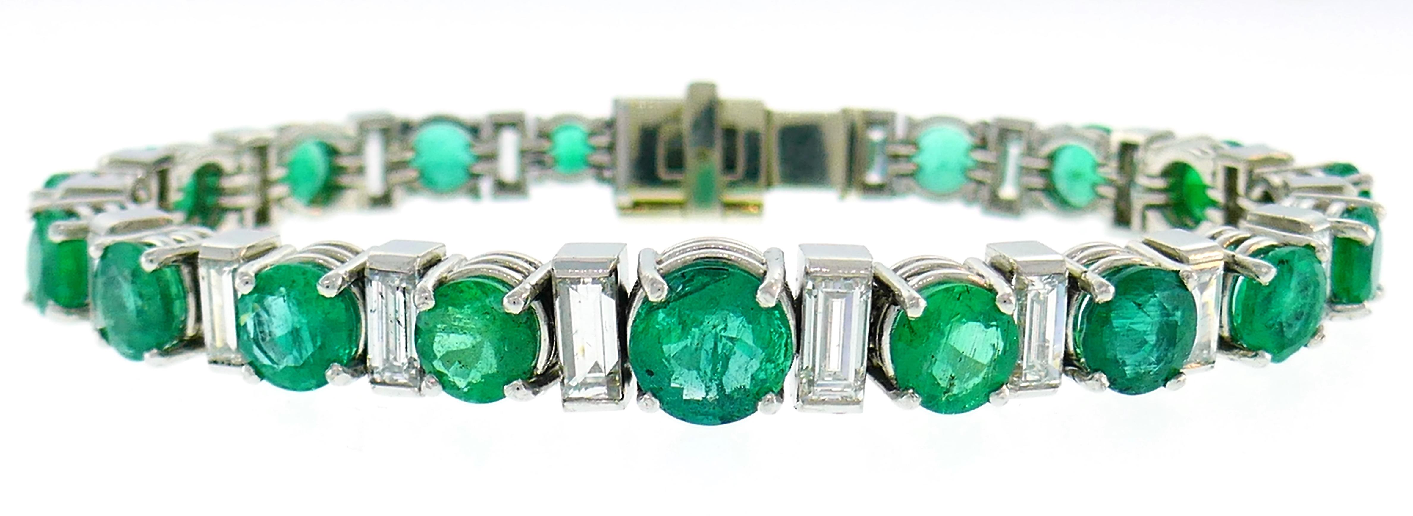 Emerald Diamond Platinum Tennis Line Bracelet, 1950s, French für Damen oder Herren