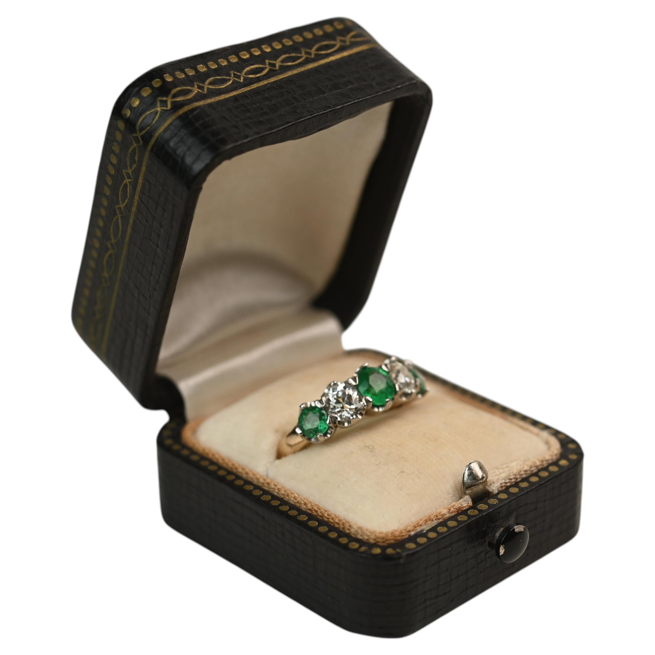 Round Cut Emerald and Diamond Ring. Five Stone Engagement Ring Platinum 18K Gold For Sale