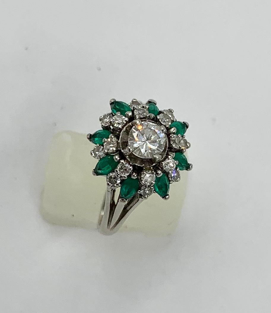 Emerald Diamond Ring 14 Karat White Gold Antique Estate In Good Condition In New York, NY