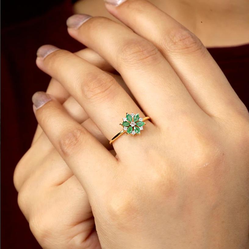 Emerald & Diamond Ring 14K Gold For Sale 1