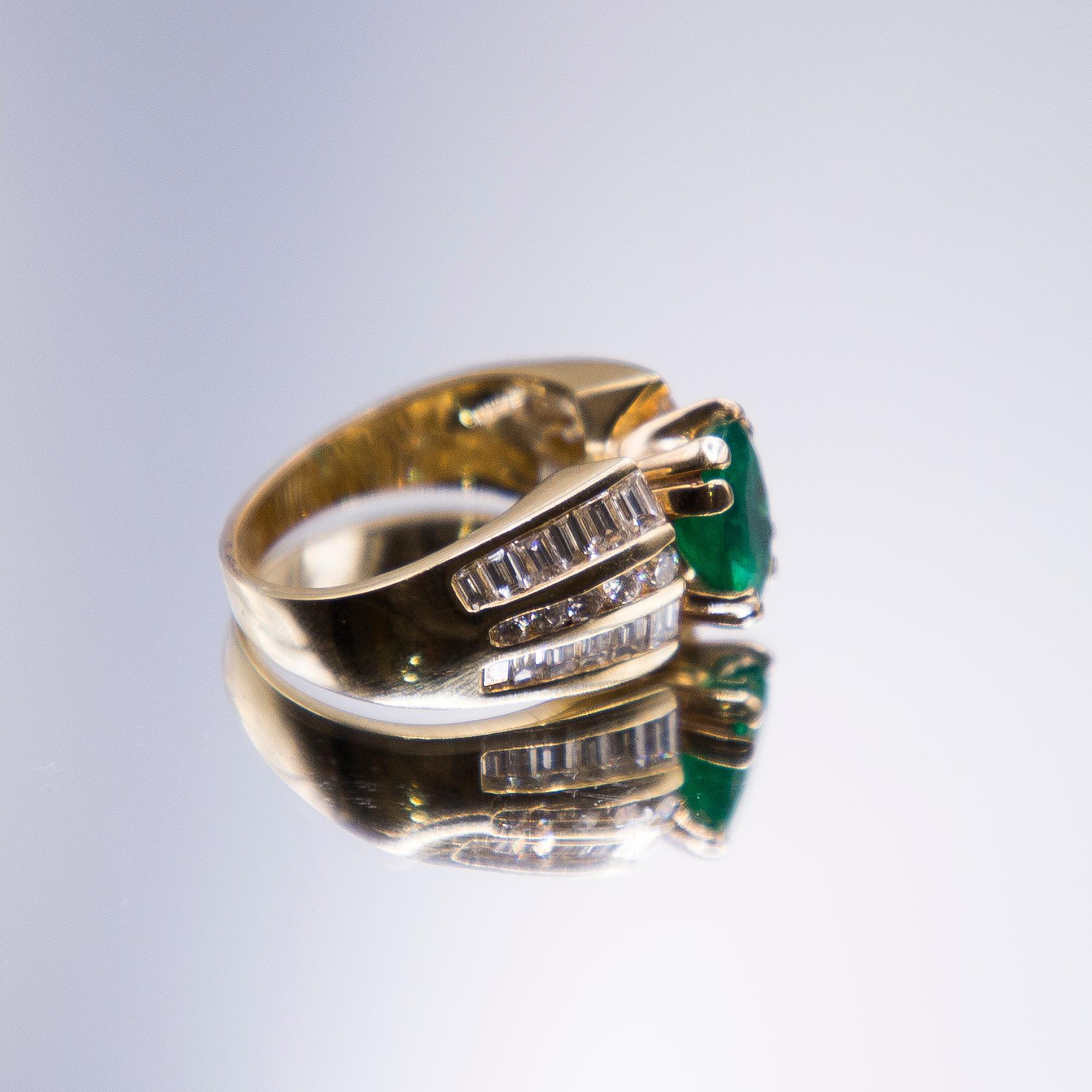 Smaragd-Diamant-Ring 14k Gelbgold im Zustand „Neu“ im Angebot in Birmingham, MI
