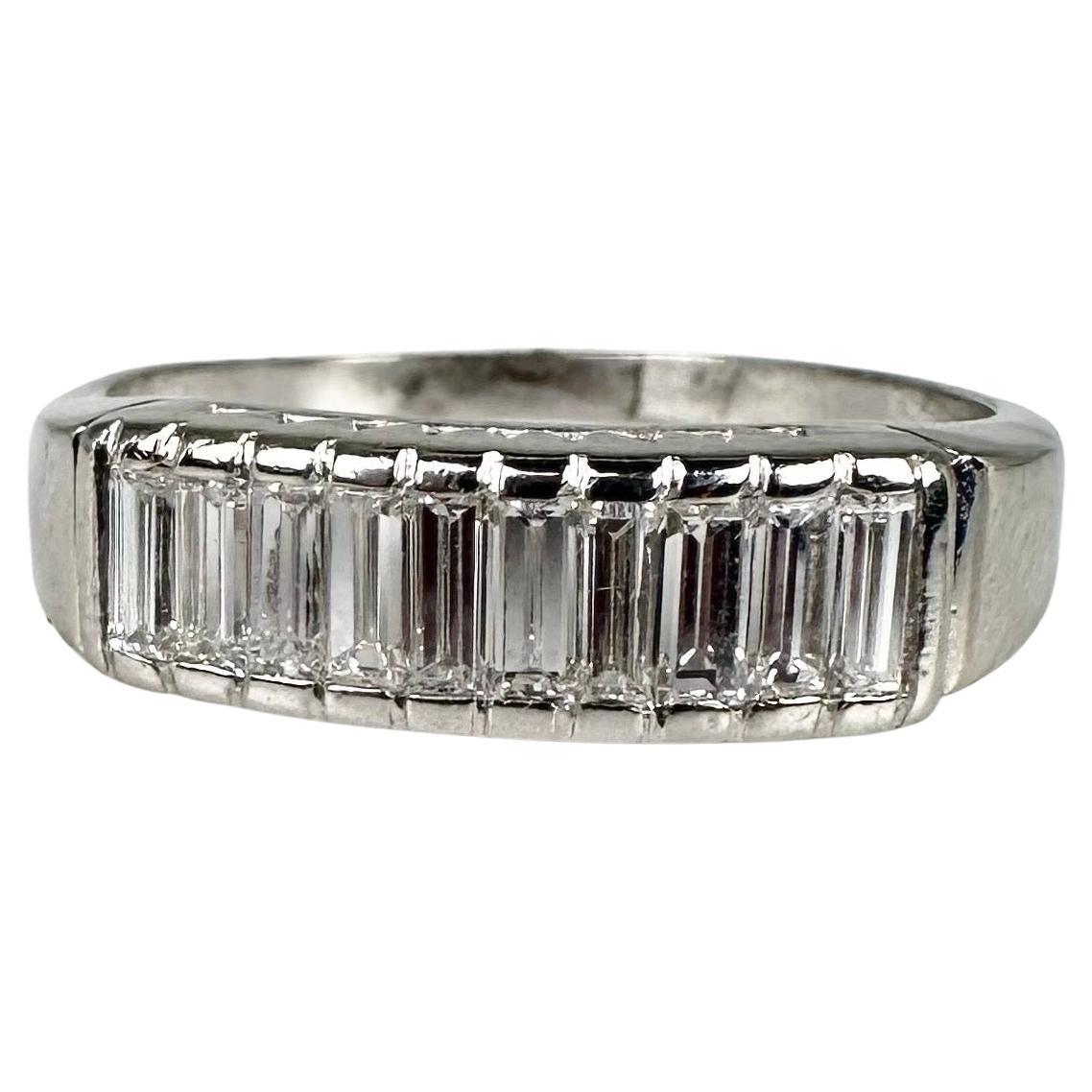 Emerald Diamond ring 1.50ct platinum diamond ring baguette diamond ring For Sale