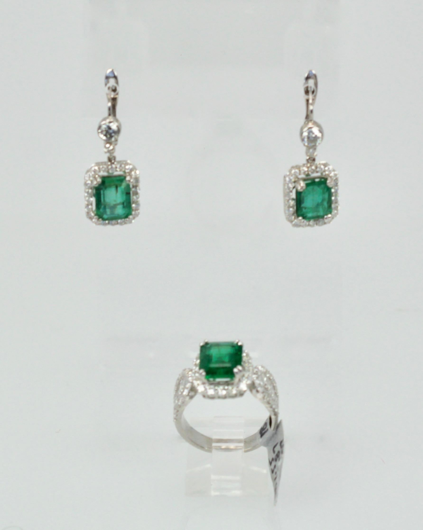 Emerald Diamond Ring 18 Karat 5
