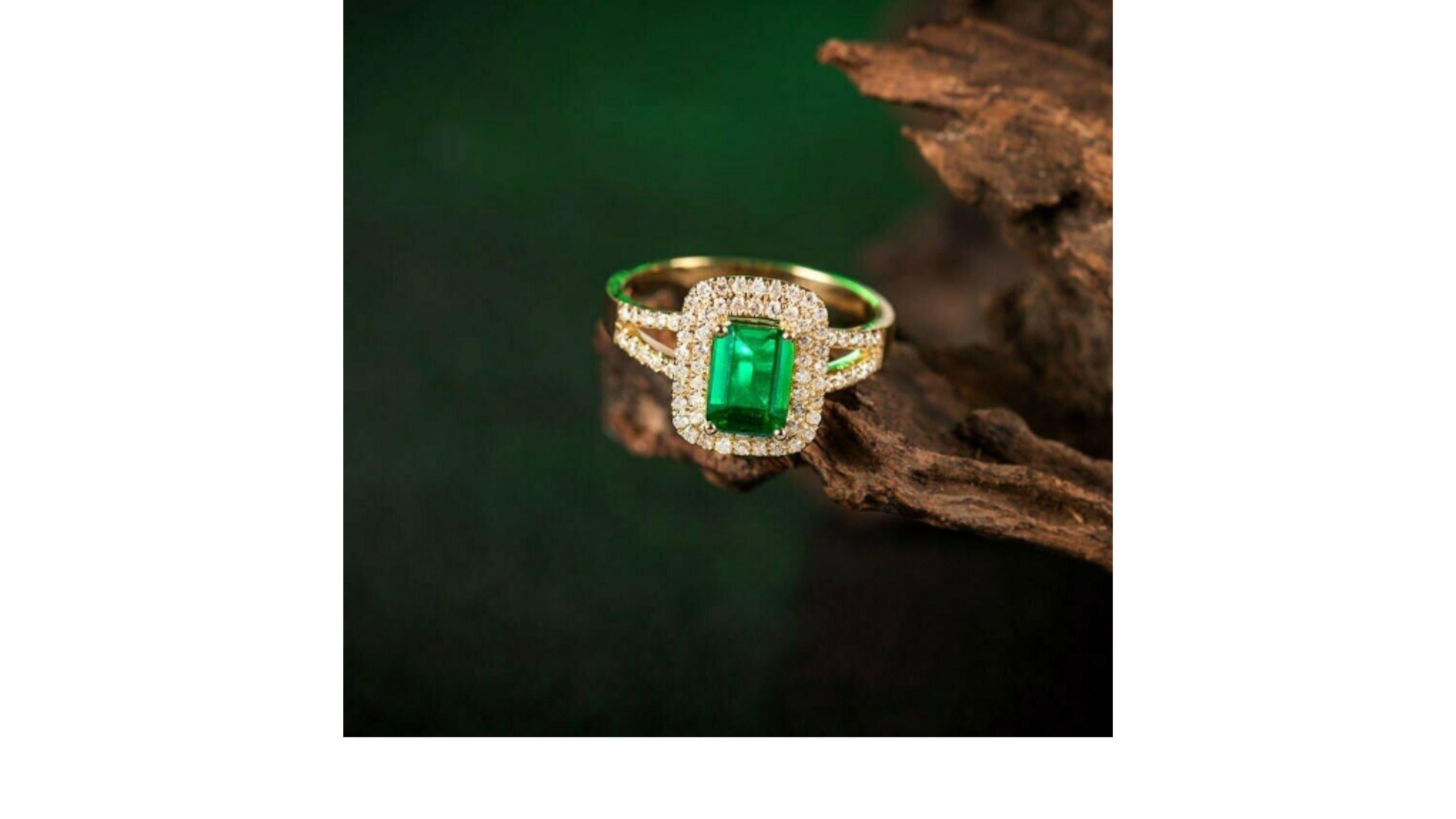 Emerald Diamond Ring 18K Yellow Gold In New Condition For Sale In Barnsley, GB