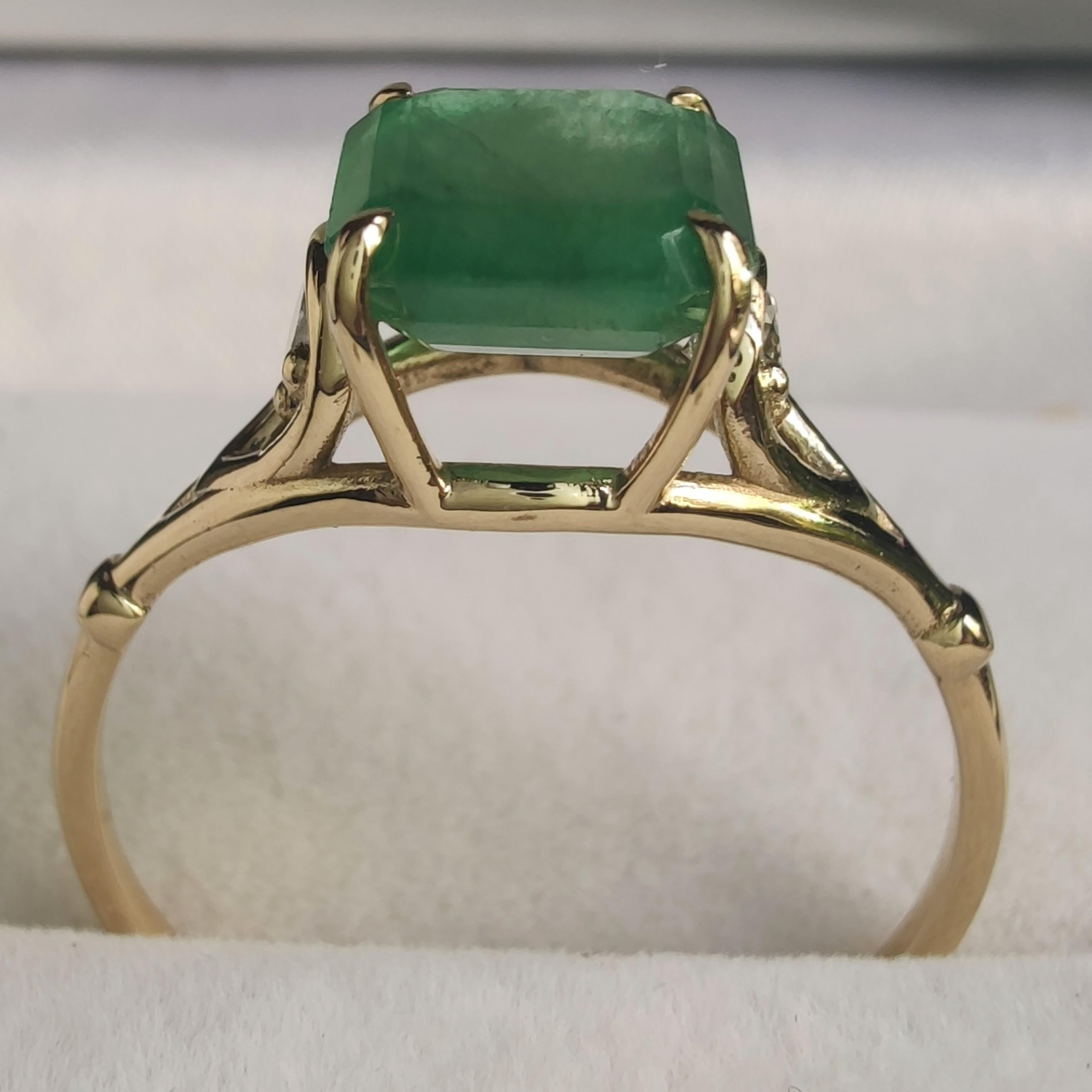 Artiste Bague Emeraude Diamant Or Jaune 18k Cadeau de fiançailles pour femme en vente