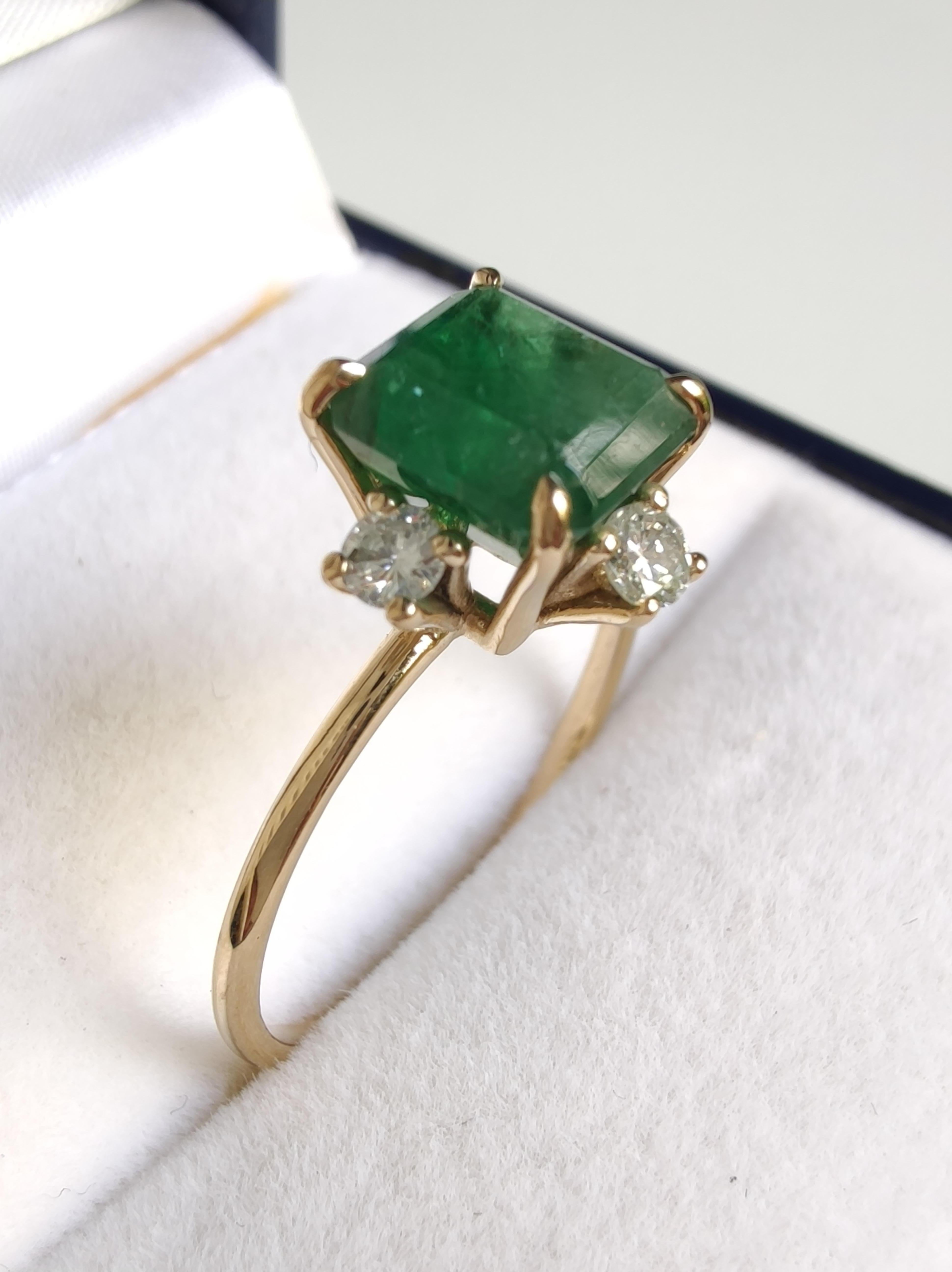 Anillo Diamante Esmeralda Oro Amarillo 18K Joyas Mujer Diseño Inspirado en la Naturaleza Regalo en venta 1