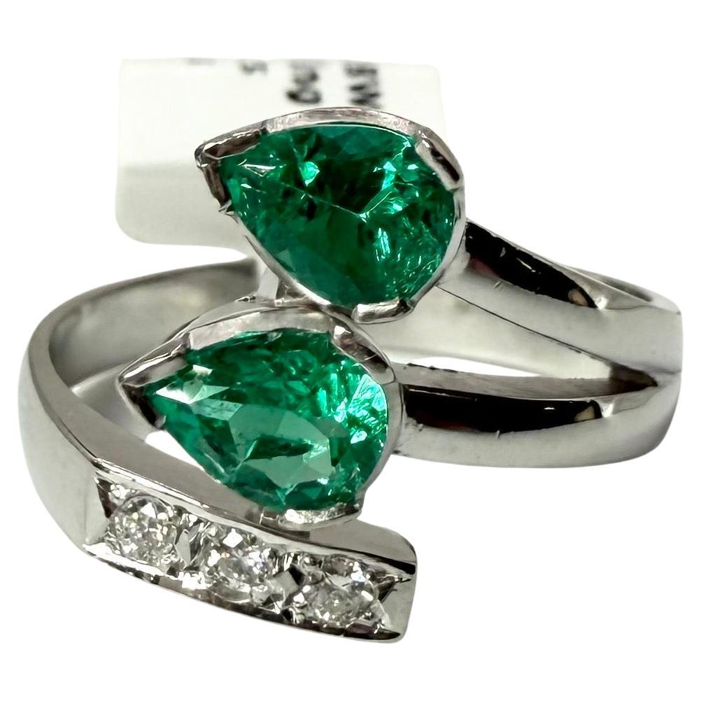 Smaragd Diamantring 18KT Gold Cocktail Diamantring im Angebot