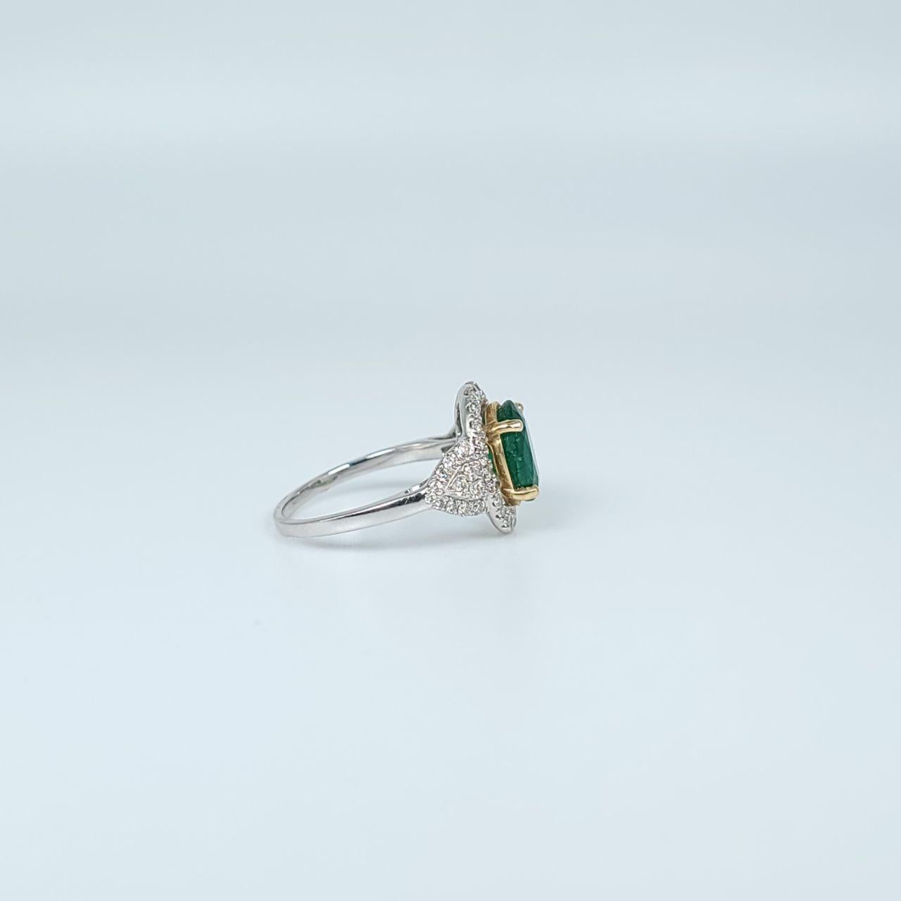 Emerald Diamond Ring Cocktail Diamond Ring with Large Brazilian Emerald For Sale 4
