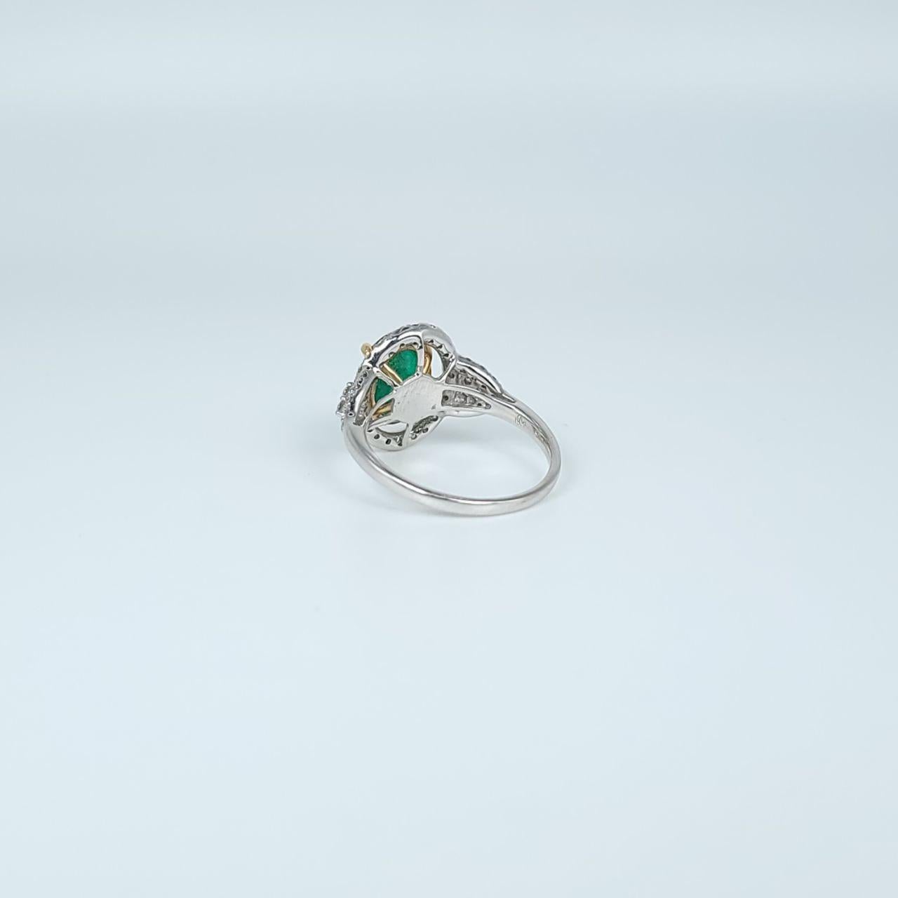 Emerald Diamond Ring Cocktail Diamond Ring with Large Brazilian Emerald For Sale 2