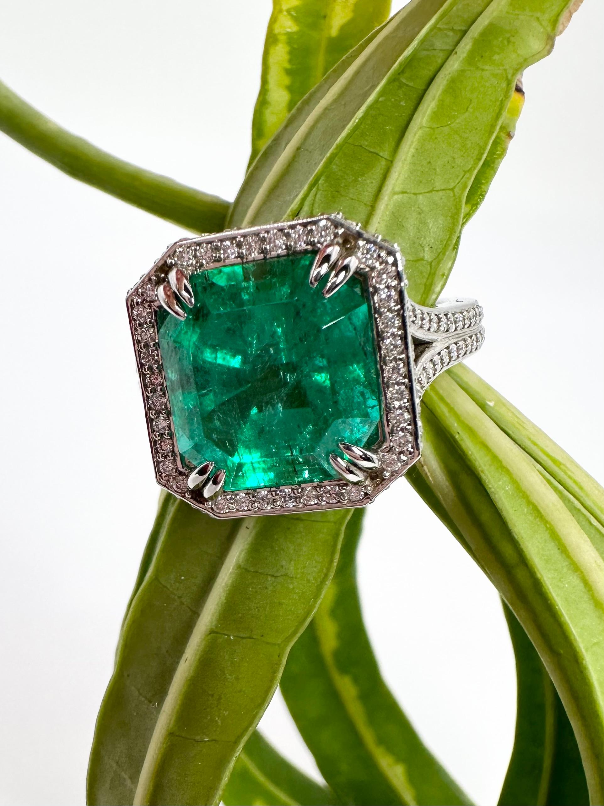 Emerald Diamond Ring Engagement Ring 18kt White Gold Rare Colombian Gia Emerald In New Condition For Sale In Jupiter, FL