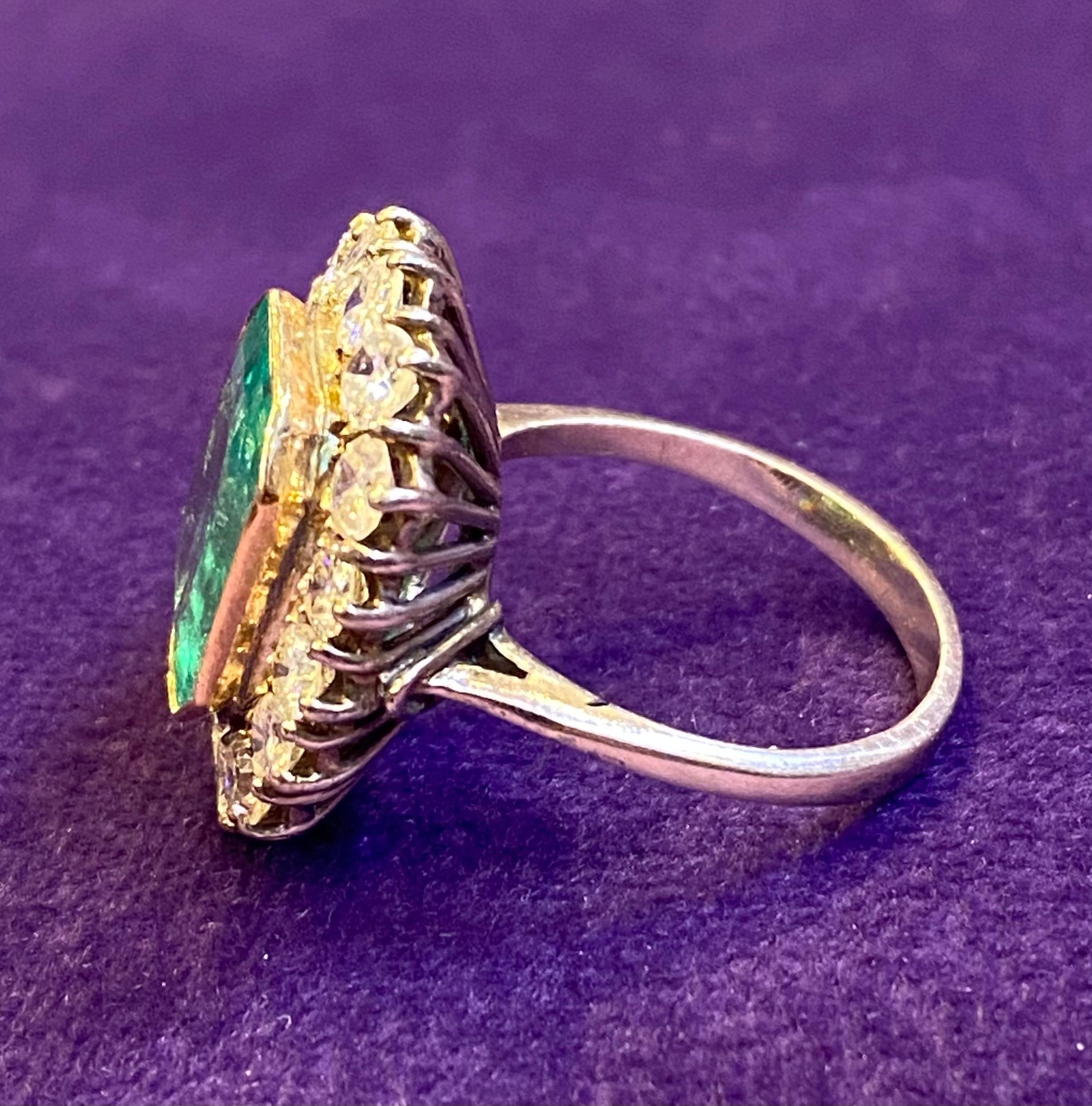 Women's Emerald & Diamond Ring For Sale