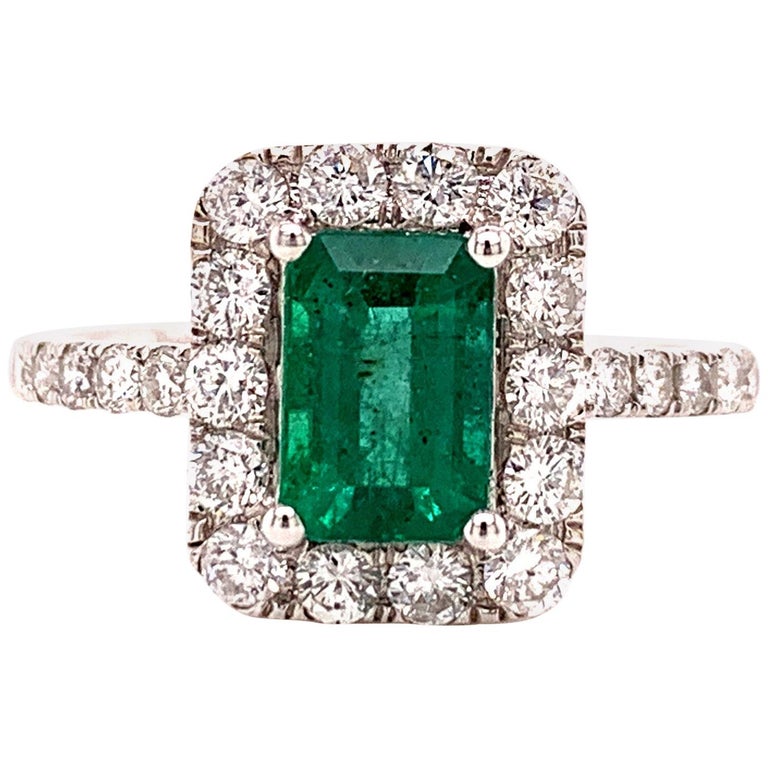 Emerald Diamond Ring For Sale at 1stDibs