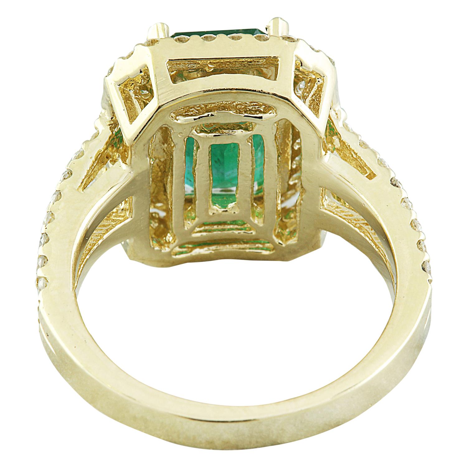 Emerald Diamond Ring In 14 Karat Yellow Gold In New Condition For Sale In Los Angeles, CA