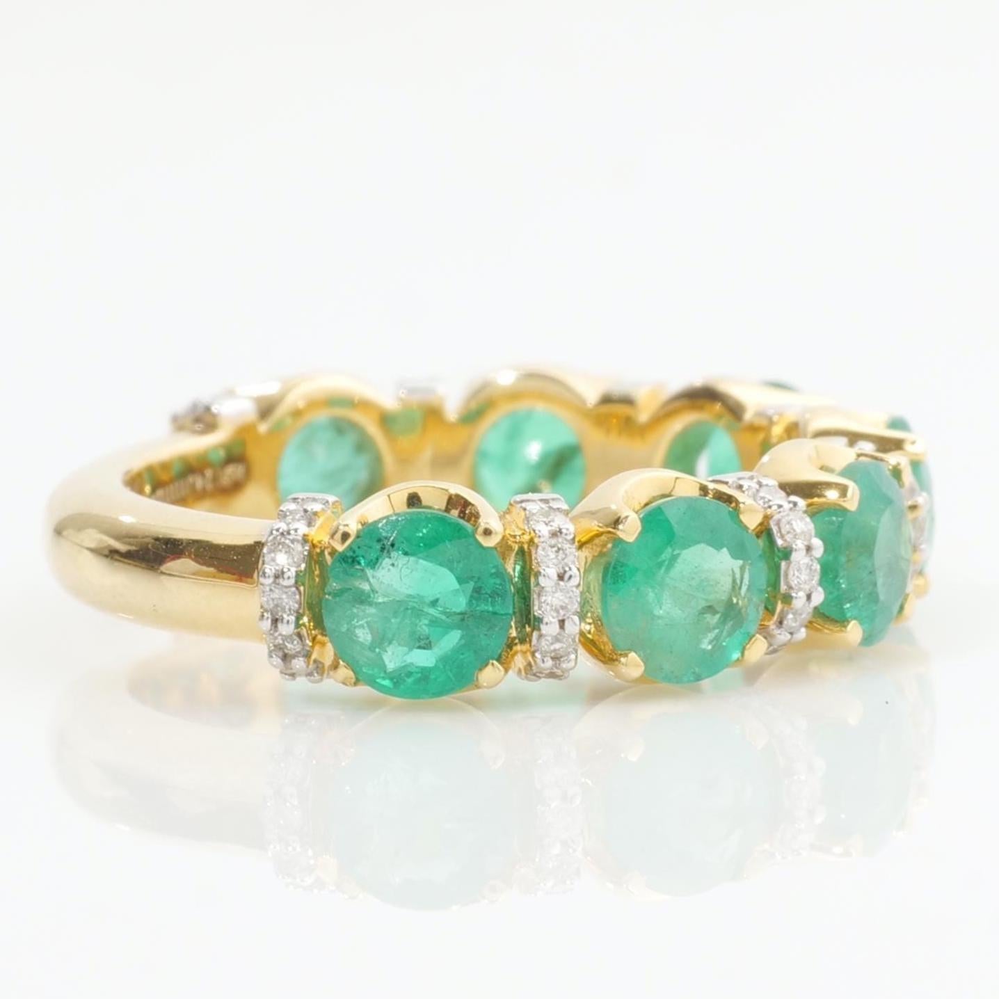Emerald Diamond Ring in 14k Solid Gold (Certified) In New Condition For Sale In New Delhi, DL