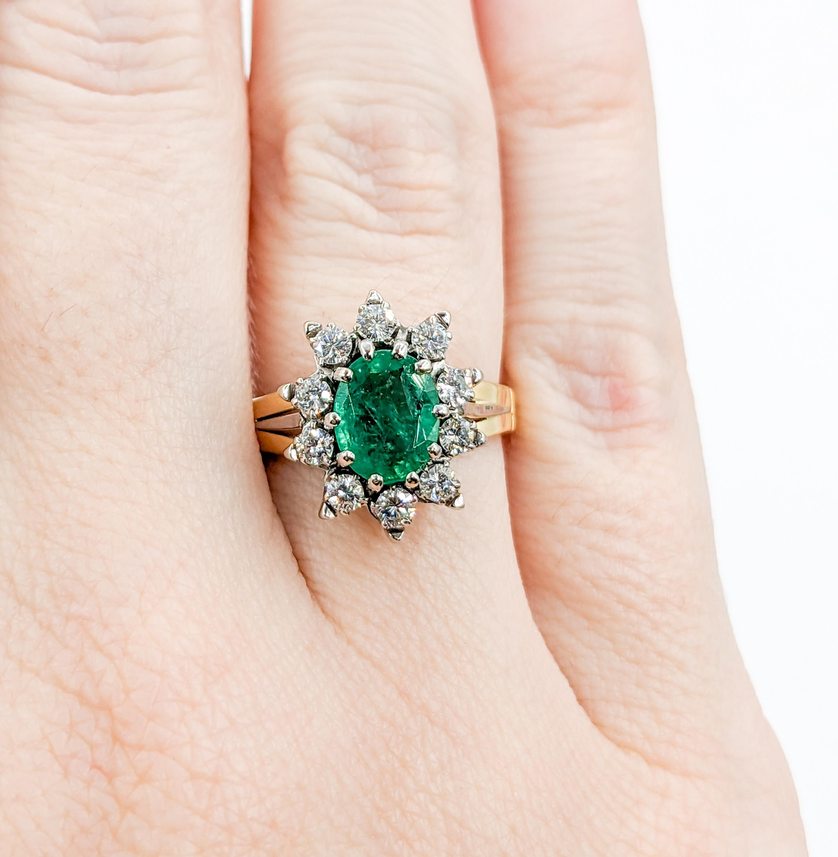 Contemporary Emerald & Diamond Ring in 18K Gold For Sale