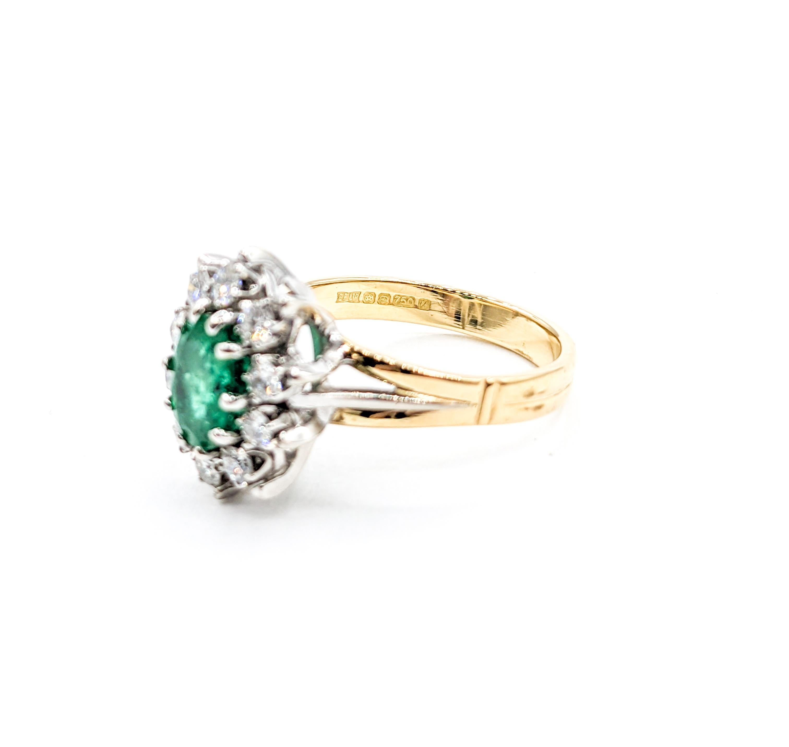Emerald & Diamond Ring in 18K Gold For Sale 3