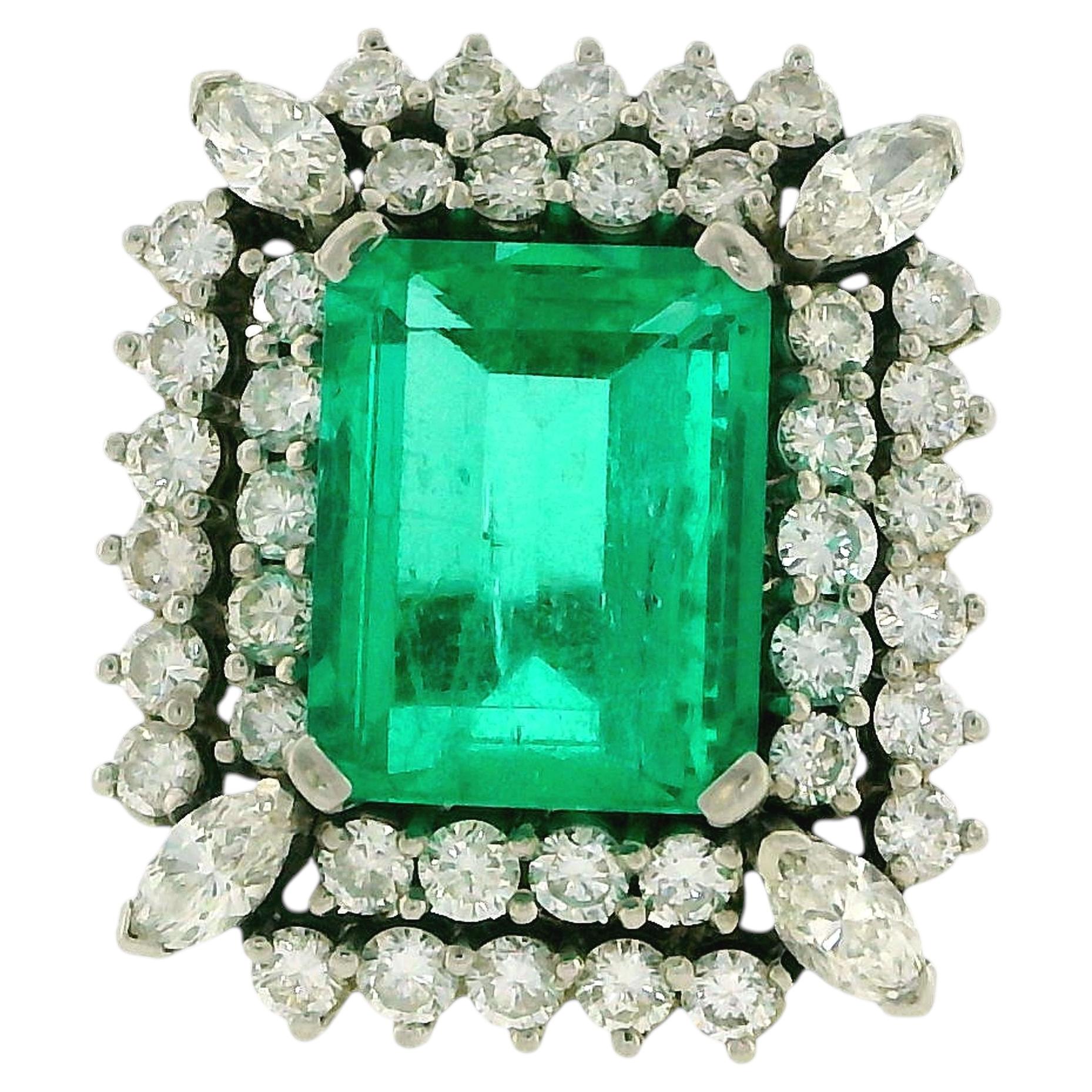 Emerald & Diamond Ring in 18K White Gold For Sale
