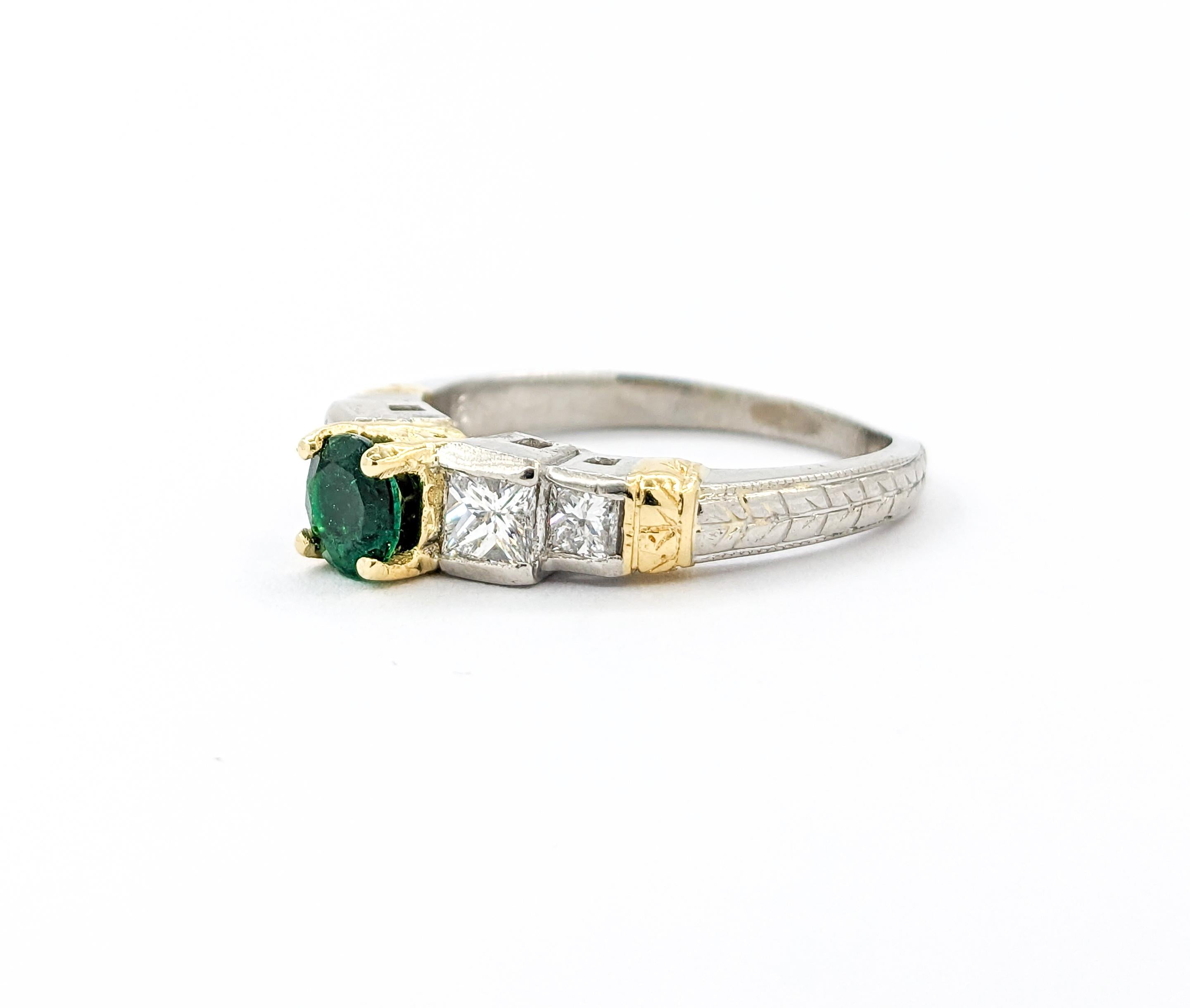 Emerald & Diamond Ring in 18kt Yellow Gold & Platinum For Sale 4