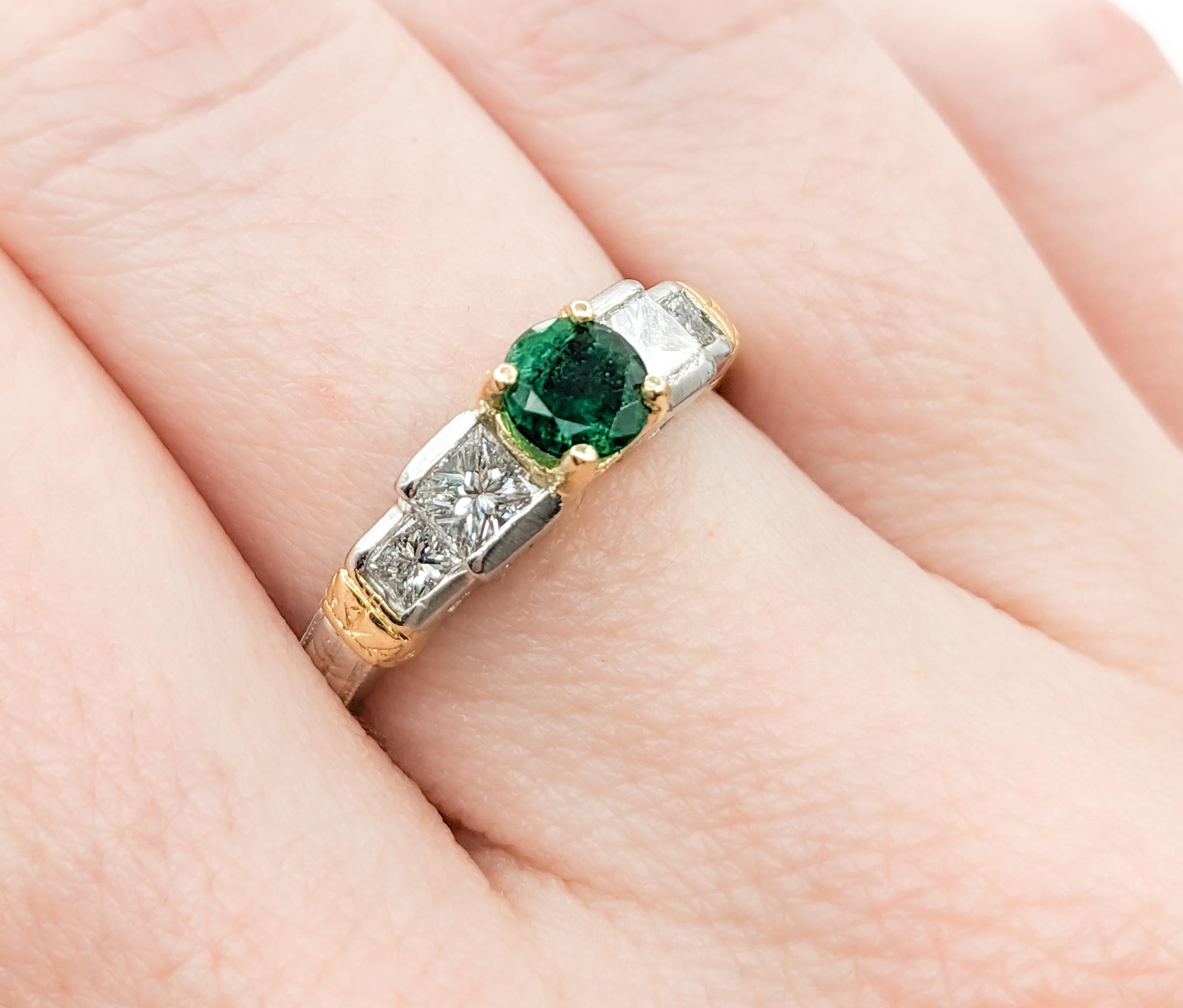 Round Cut Emerald & Diamond Ring in 18kt Yellow Gold & Platinum For Sale