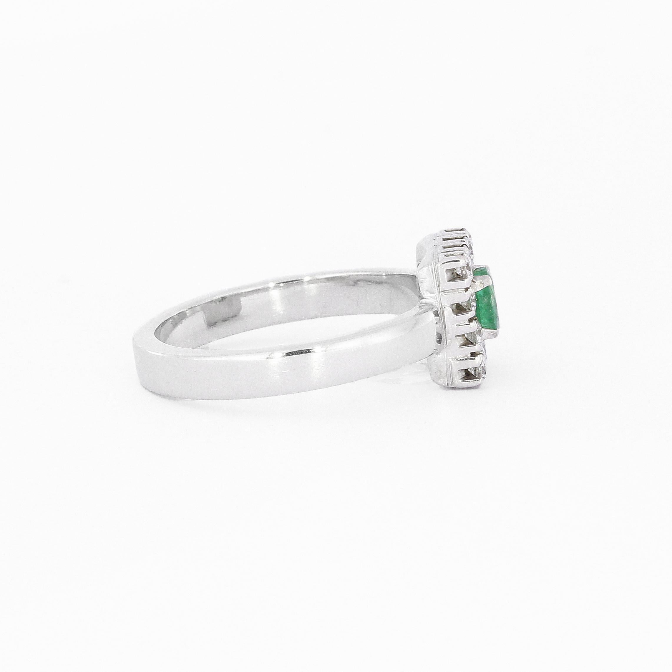 Emerald Diamond Ring in White Gold For Sale 2