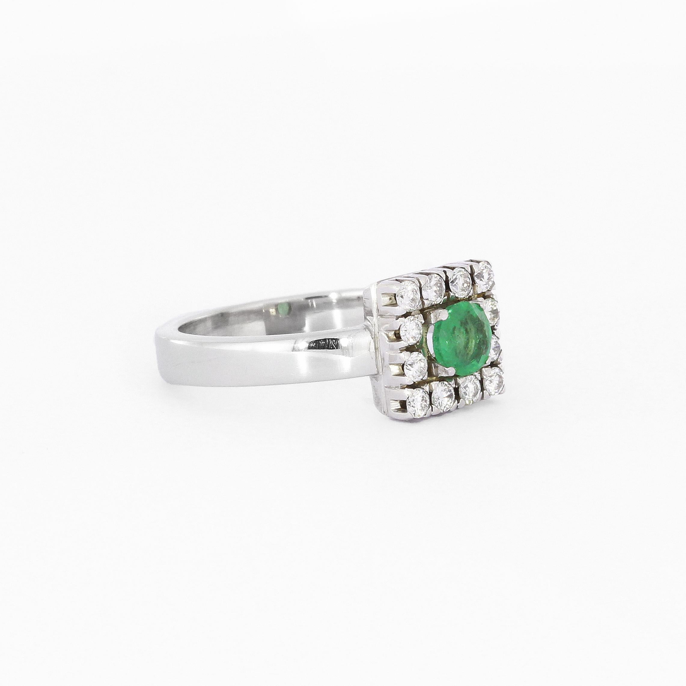 Emerald Diamond Ring in White Gold For Sale 3