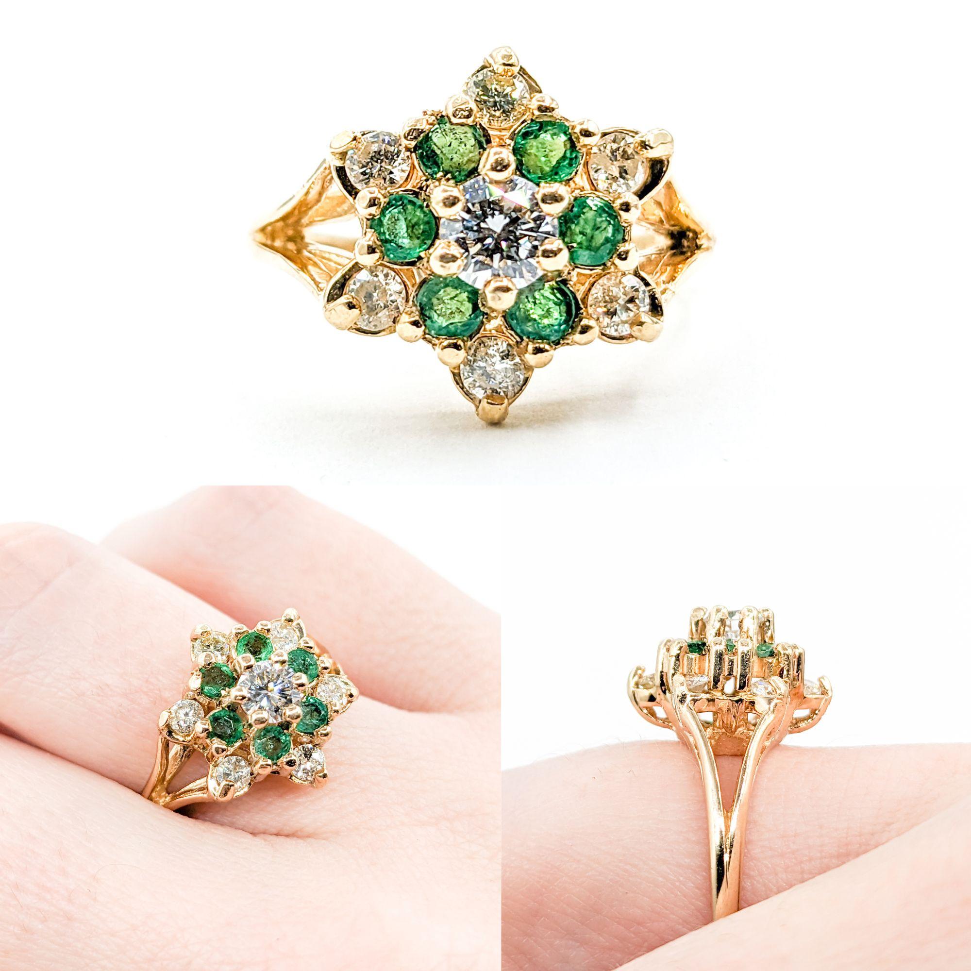 Vintage Emerald & Diamond Star Cluster Ring In Yellow Gold In Excellent Condition For Sale In Bloomington, MN