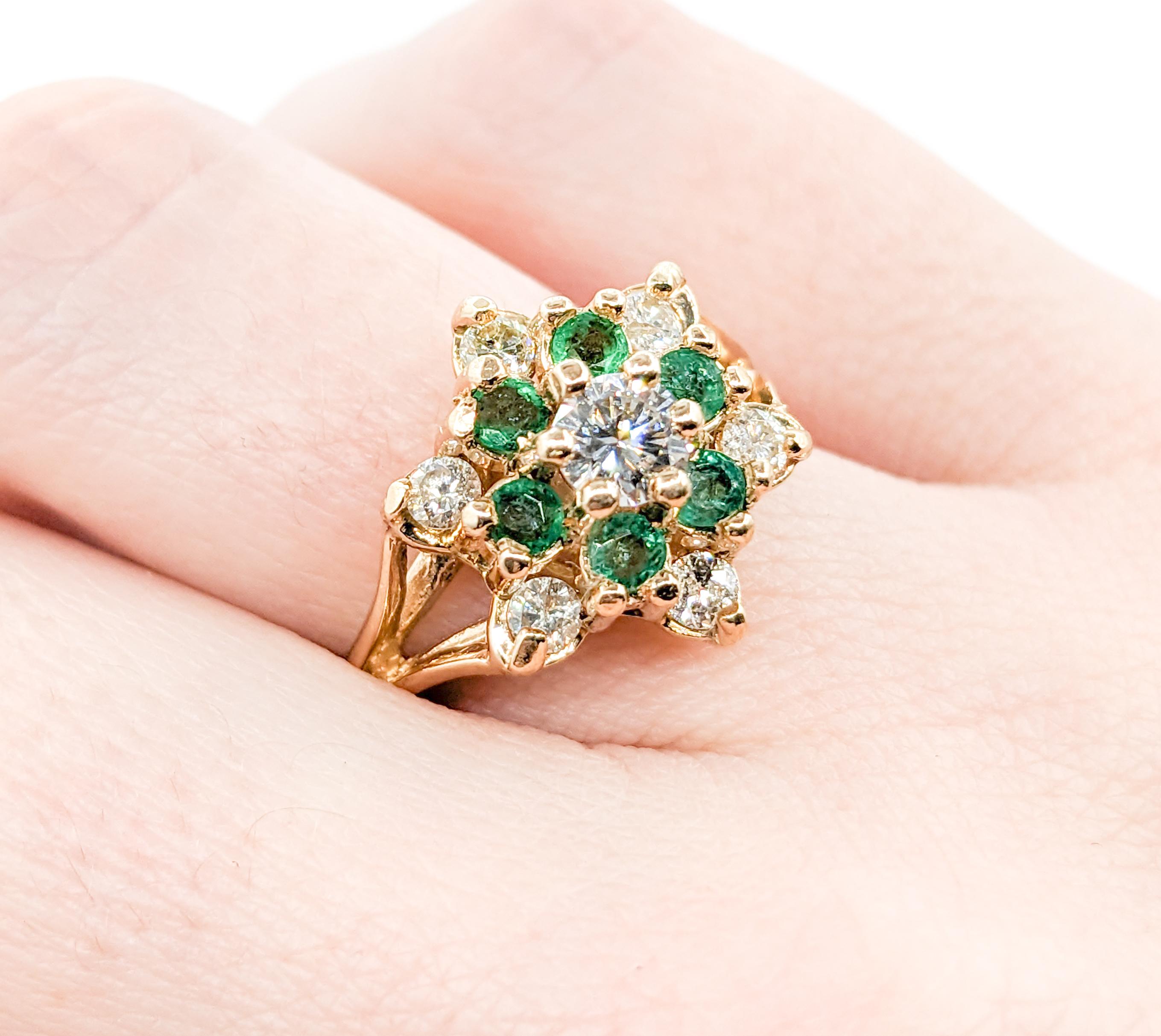 Vintage Emerald & Diamond Star Cluster Ring In Yellow Gold For Sale 2
