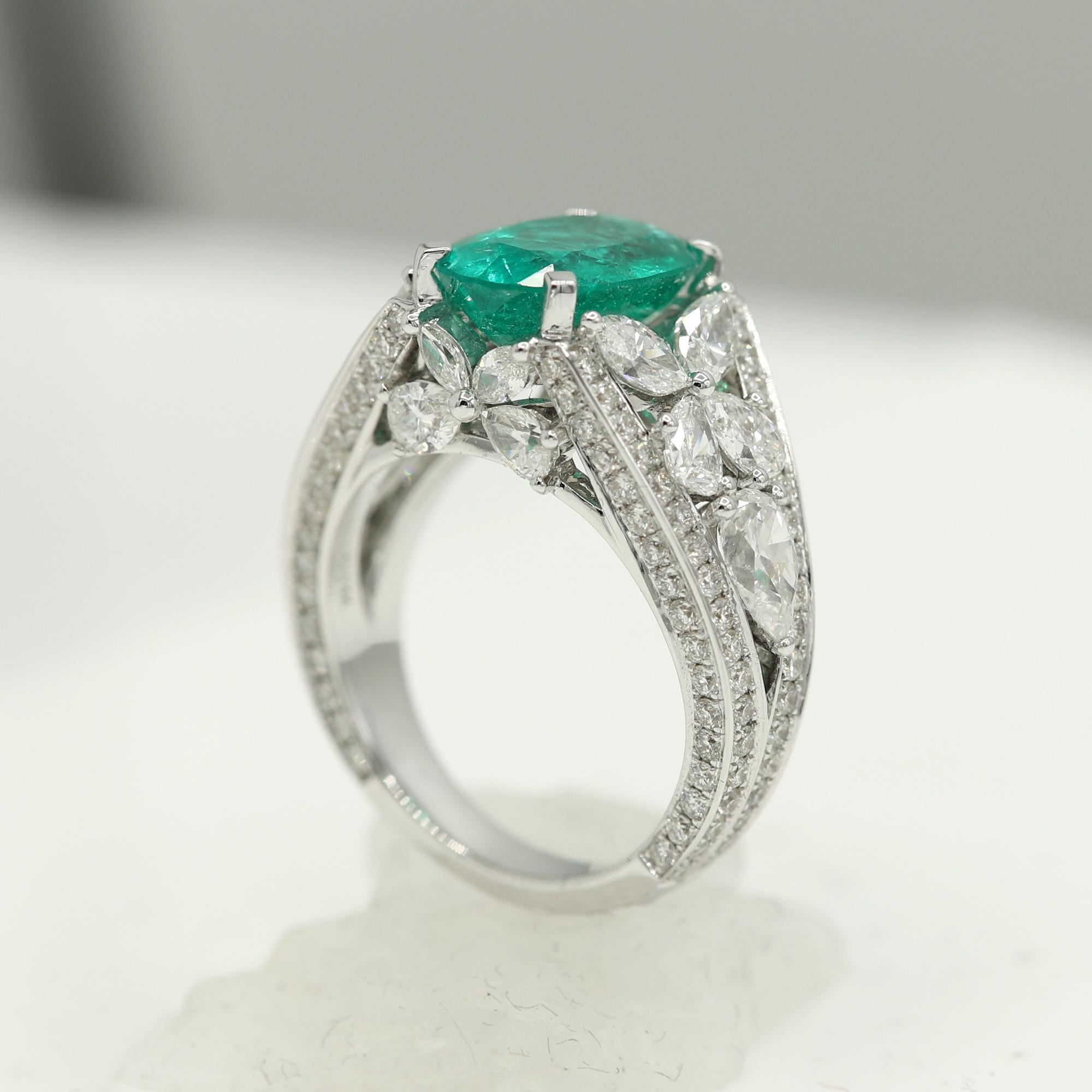 oval shape emerald ring