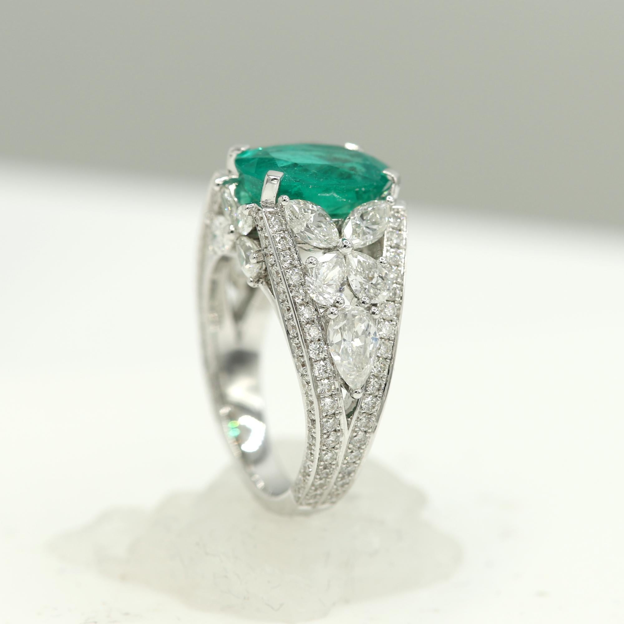 Oval Cut Emerald and Diamond Ring Oval Shape Emerald 3.44 Carat and Mix Shapes Diamonds For Sale