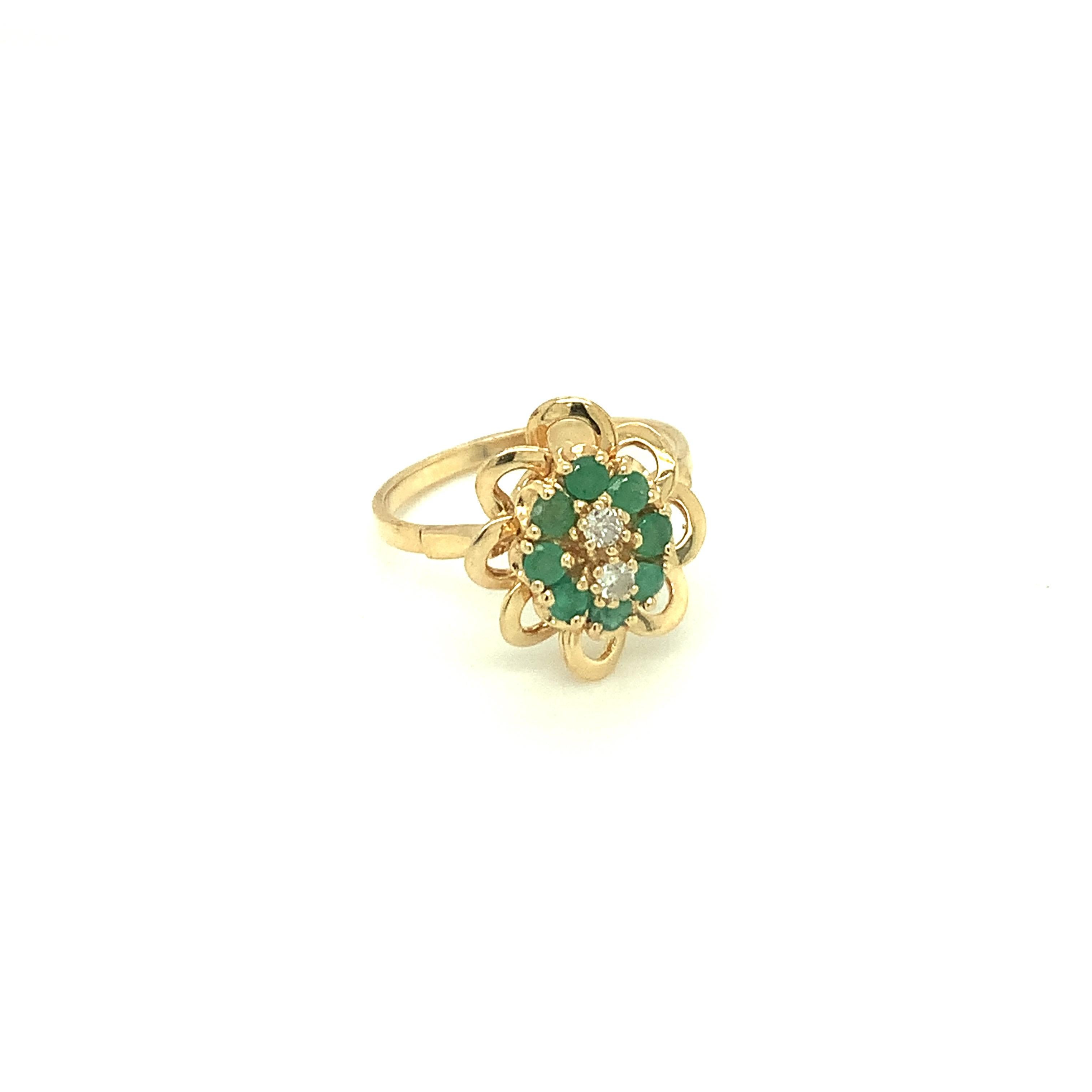 Emerald & Diamond Ring Set in 14K Yellow Gold For Sale 3